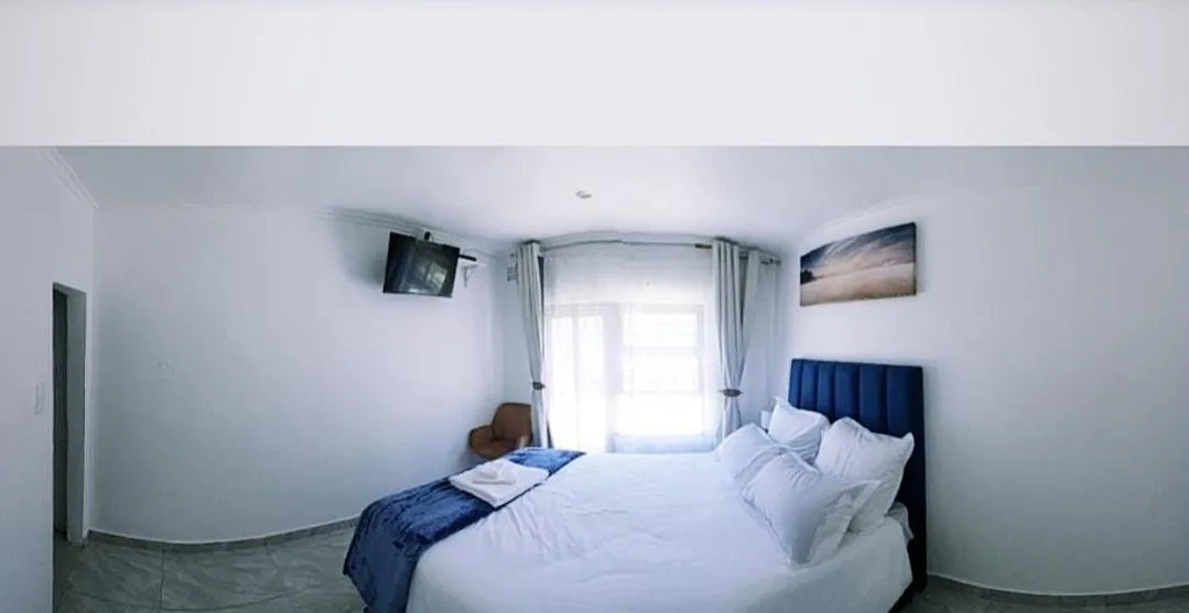 Bed in Blue Nile Guest