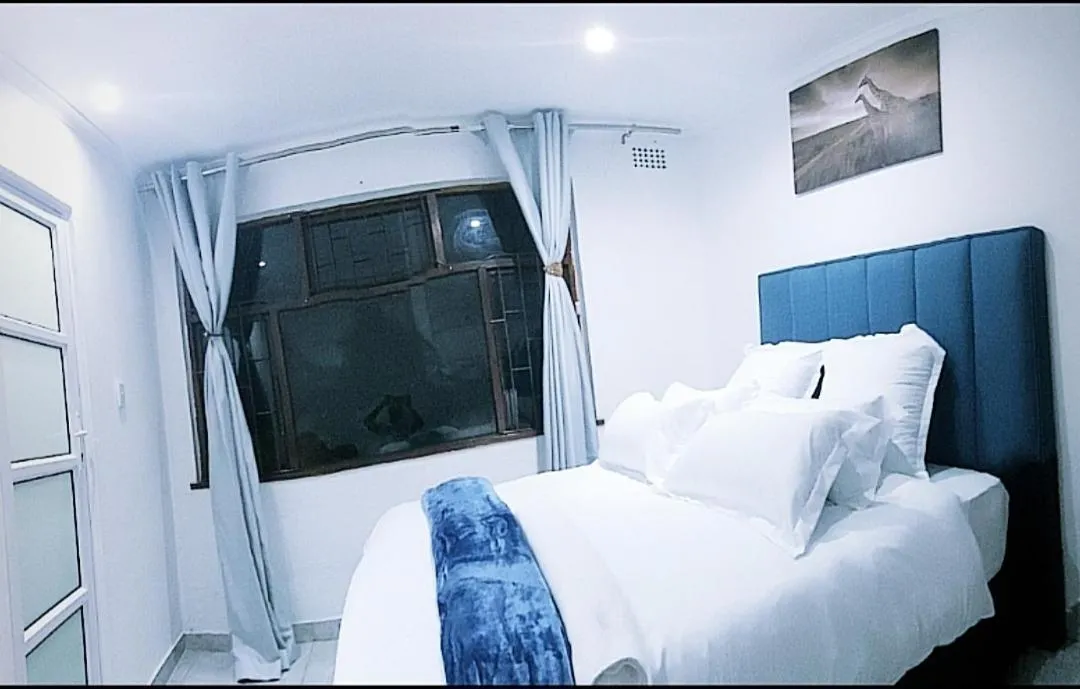 Bed in Blue Nile Guest