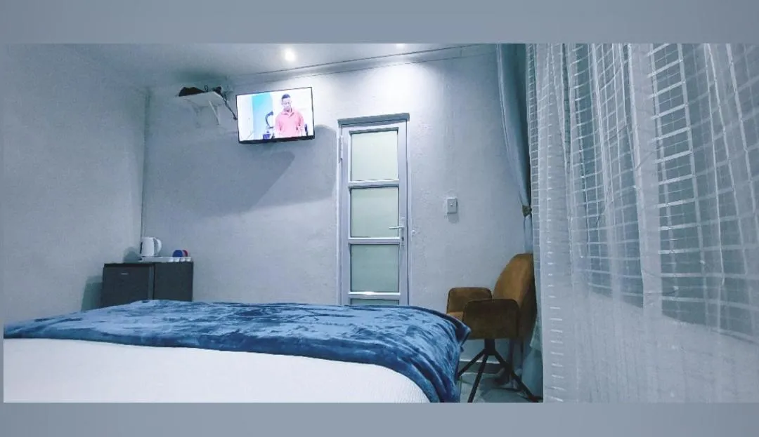 Bed in Blue Nile Guest