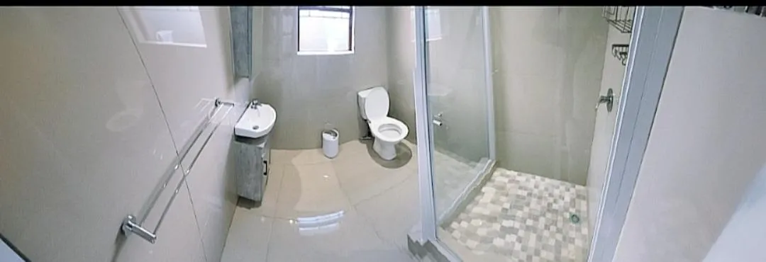 Toilet in Blue Nile Guest