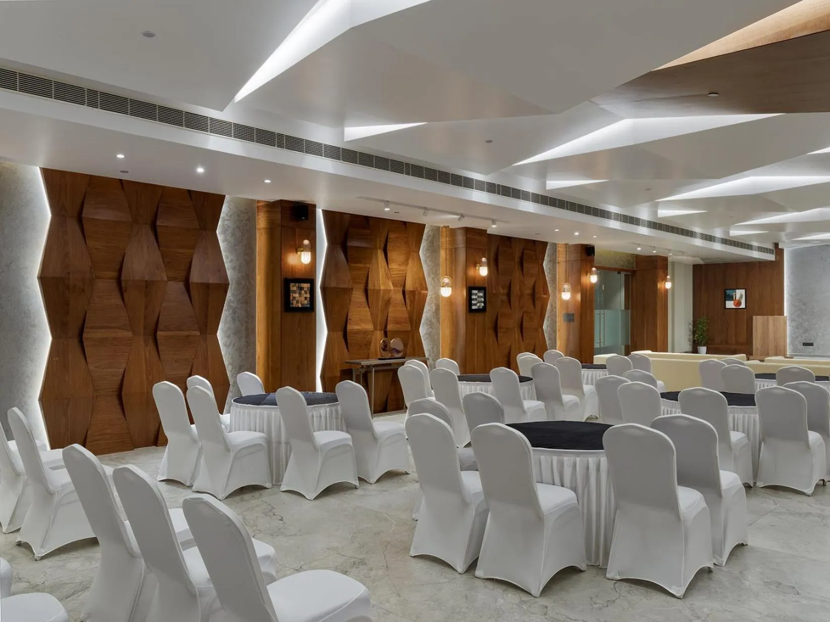 Business facilities in Hotel Akruti, Nanded