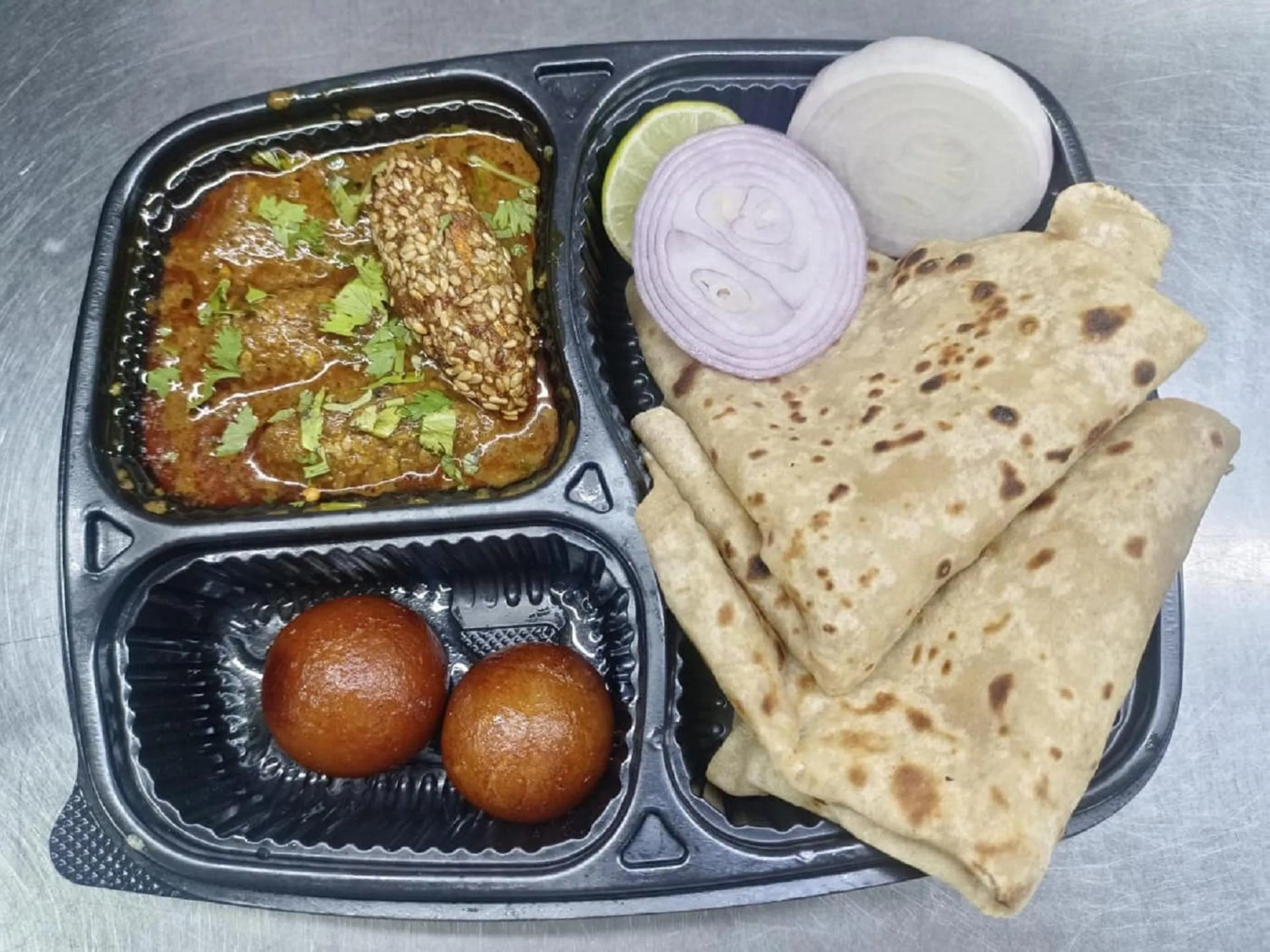 Restaurant/places to eat in Hotel Akruti, Nanded