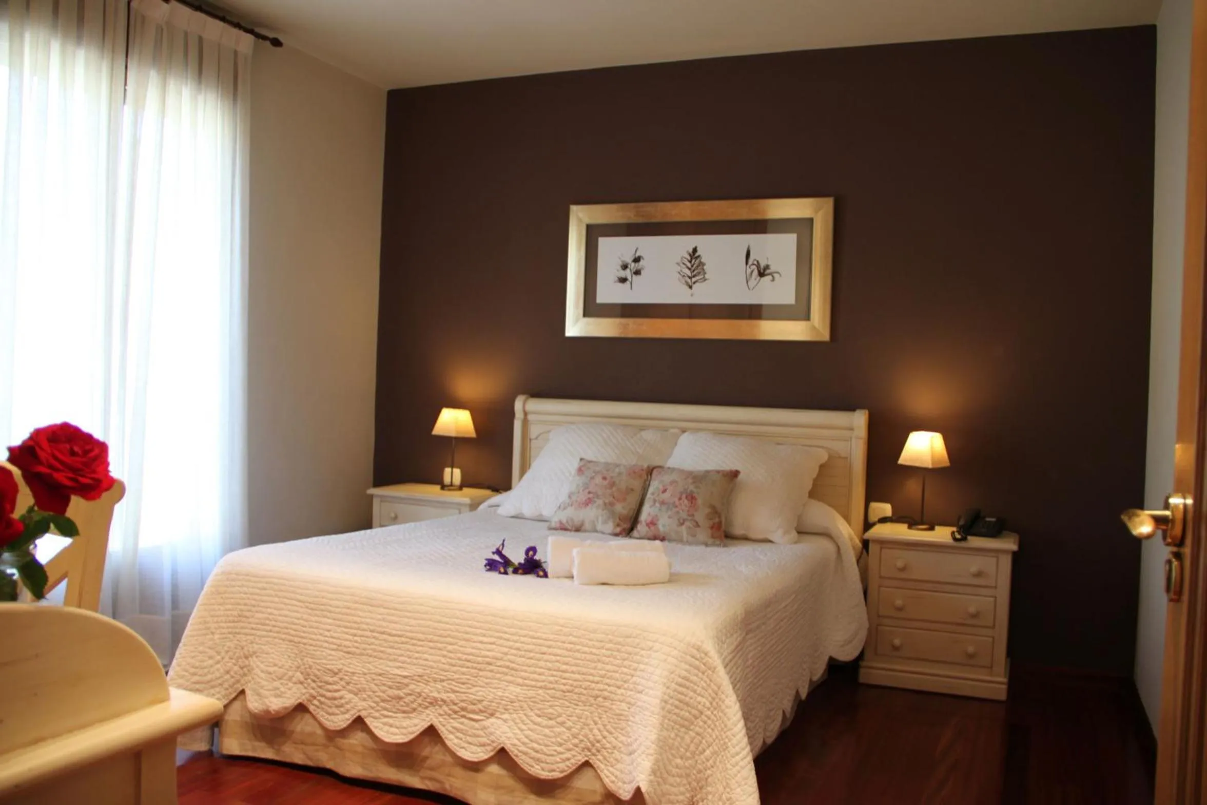 Photo of the whole room in Villa Mencia