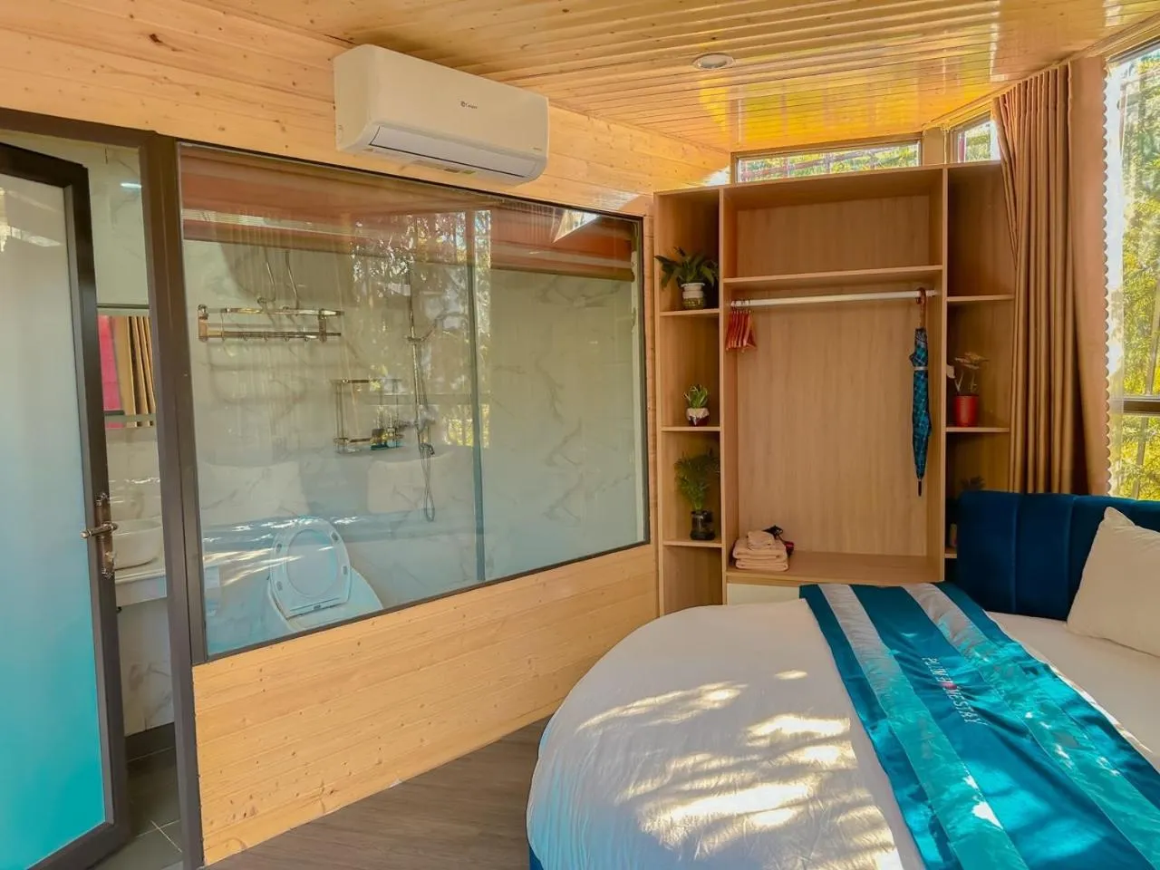 Shower in Plum Homestay Đồng Văn