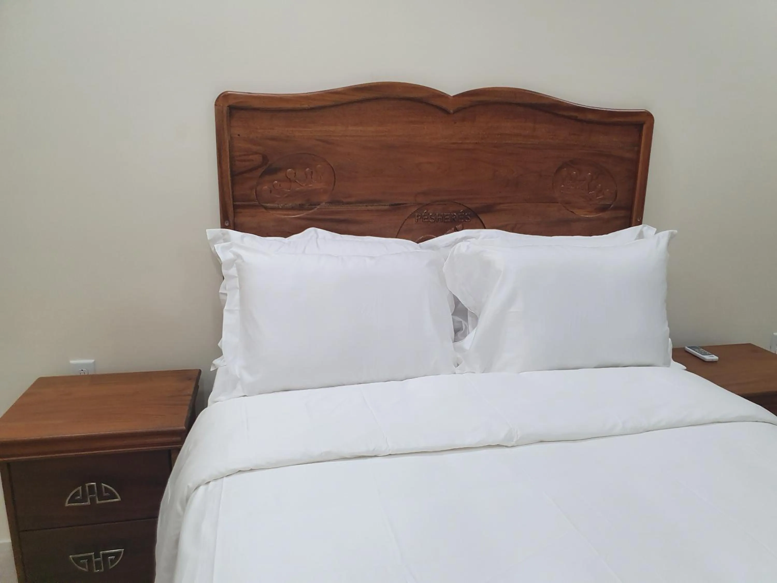 Bed in PESHERES INN & SPA