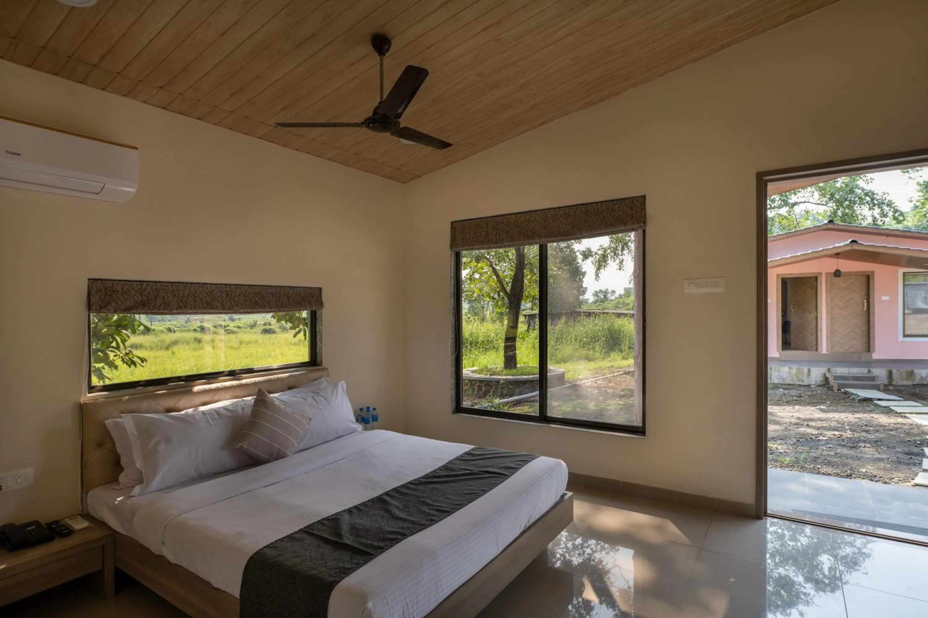 Bed in HillRock Resort & Villas, Neral-Karjat