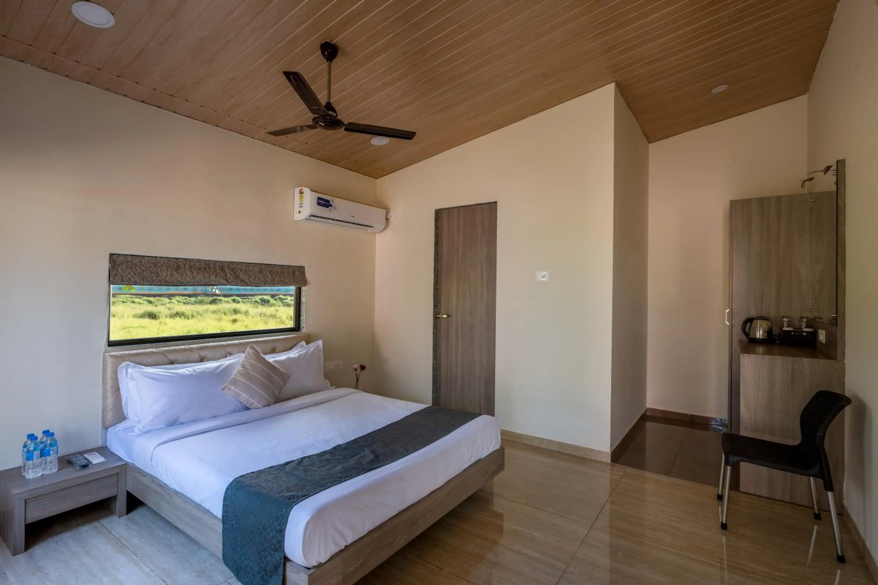 Bed in HillRock Resort & Villas, Neral-Karjat