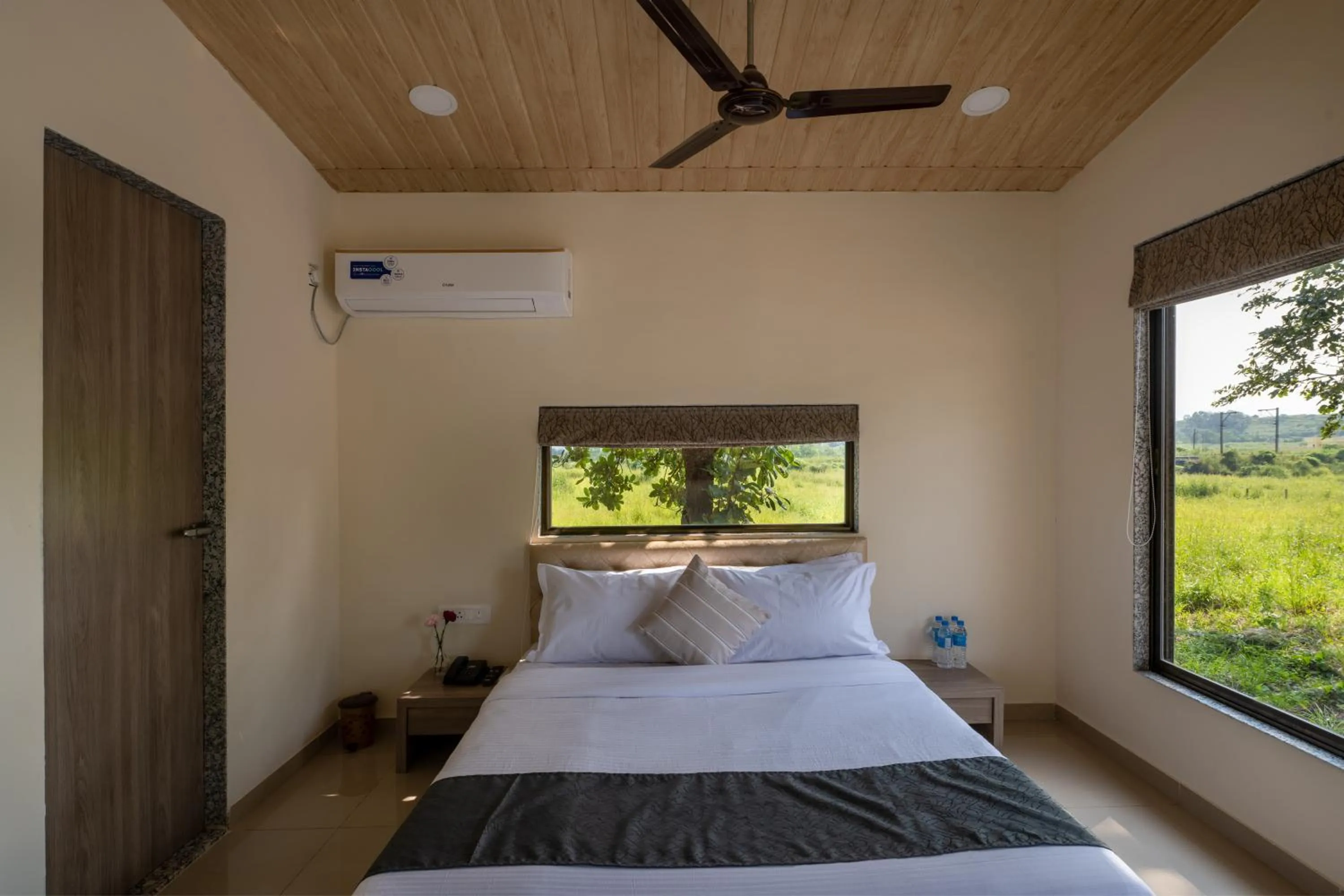 Bed in HillRock Resort & Villas, Neral-Karjat