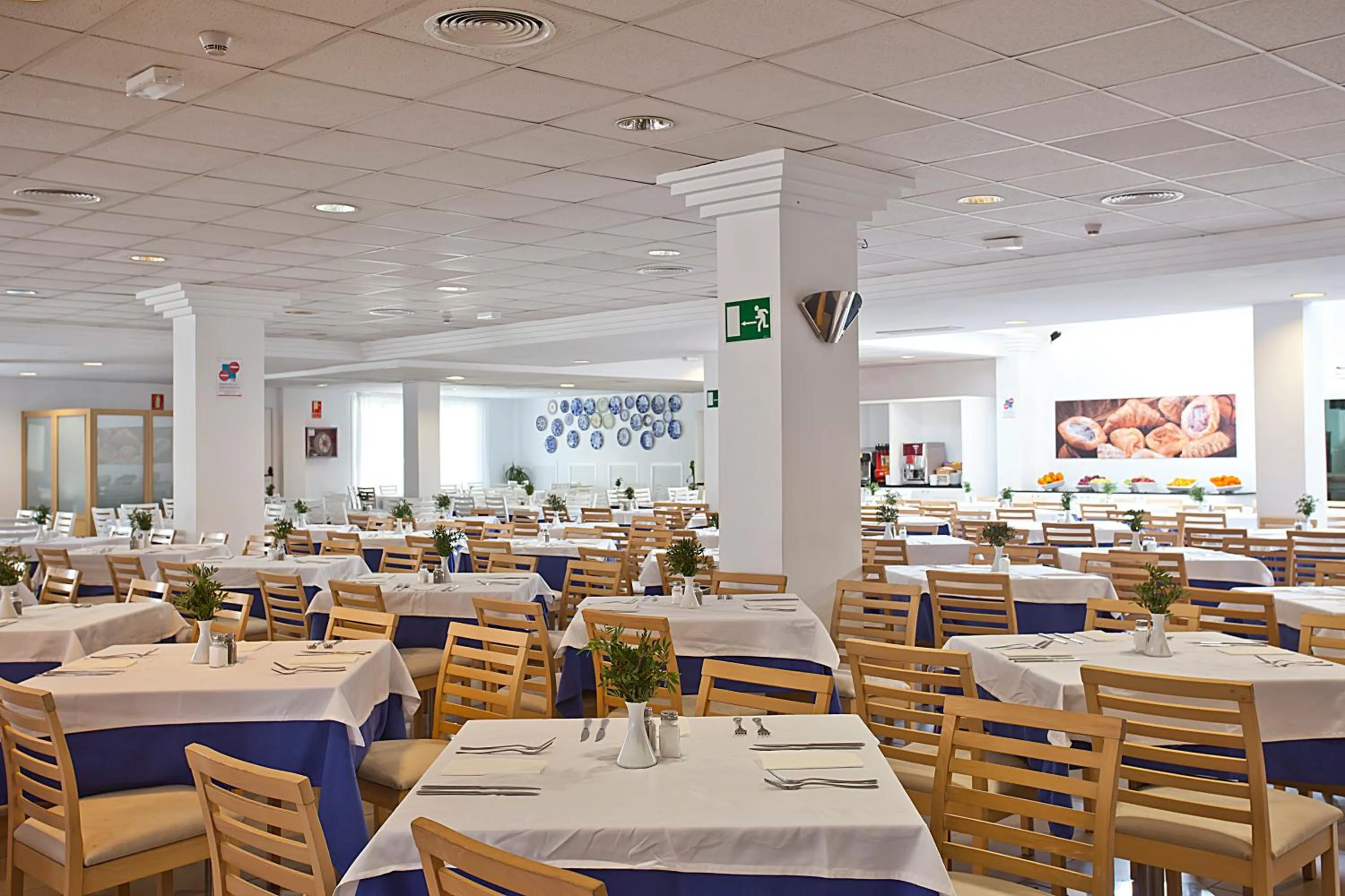 Restaurant/places to eat in HYB Eurocalas