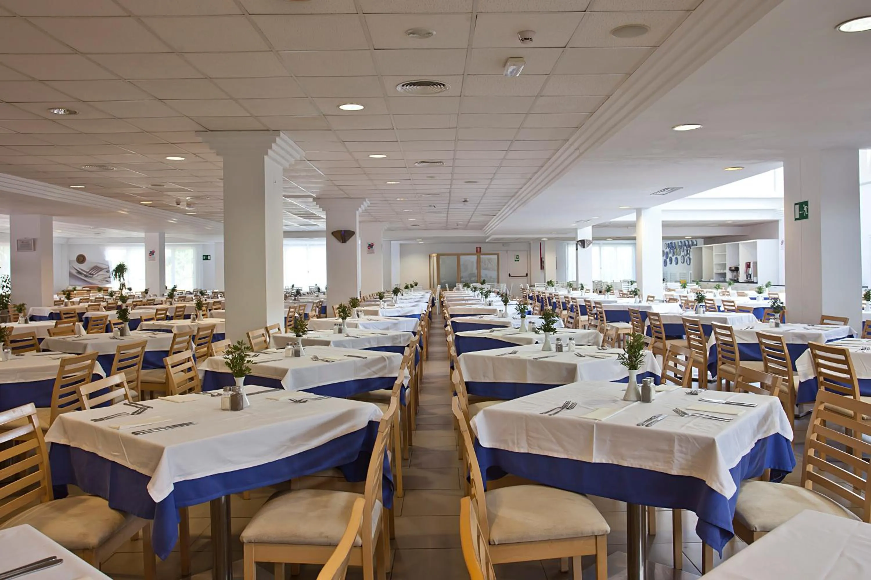 Restaurant/places to eat in HYB Eurocalas