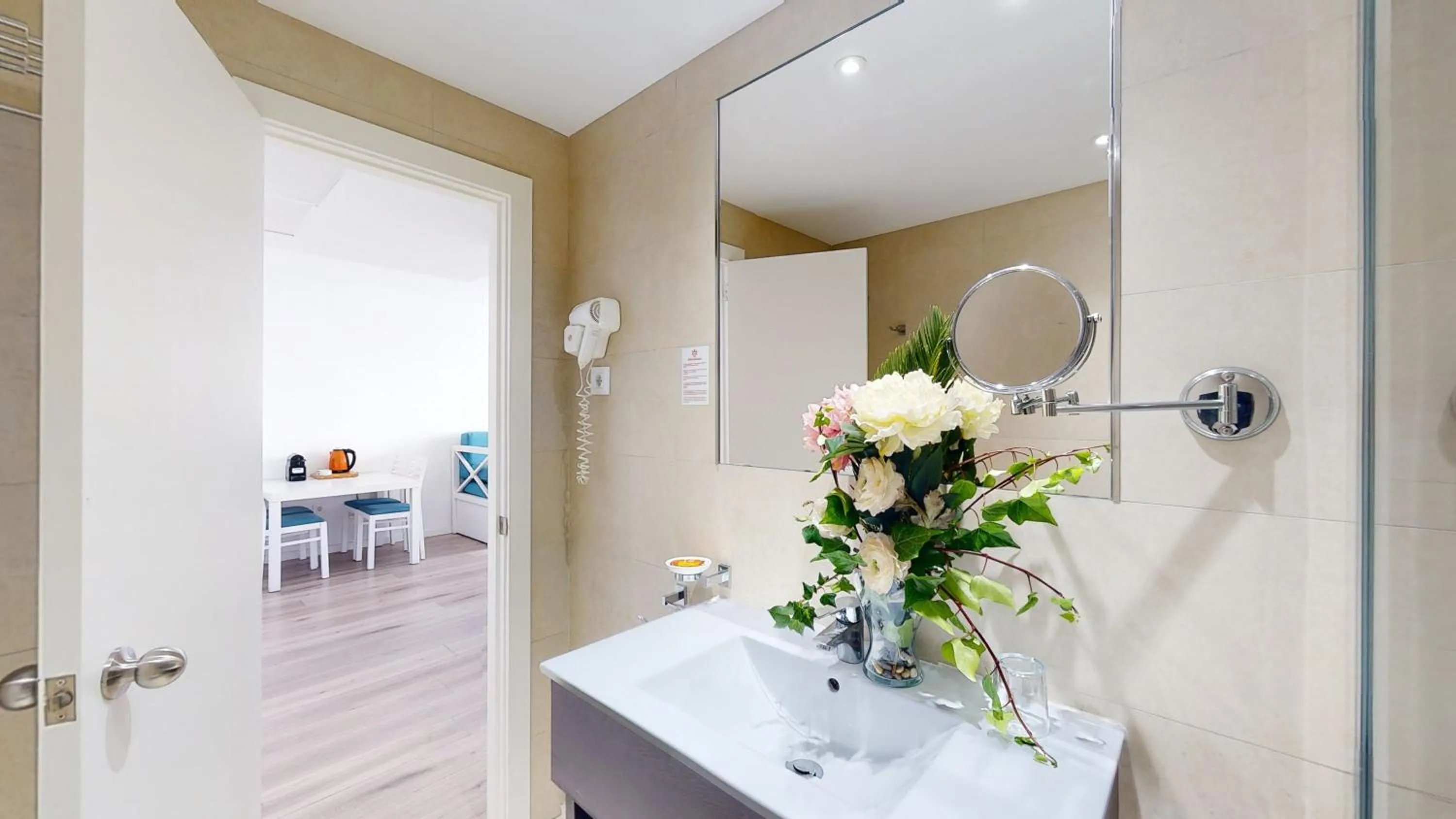 Bathroom in HYB Eurocalas