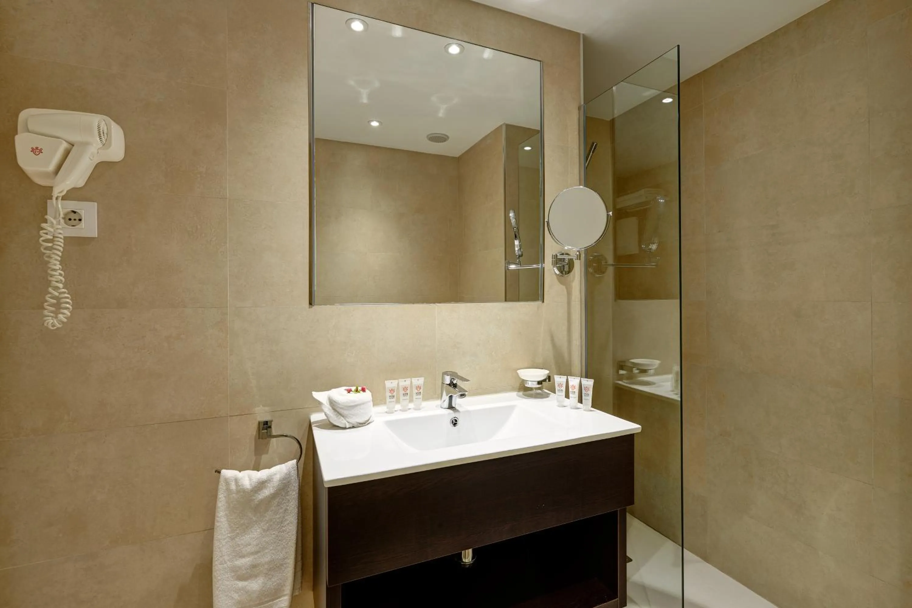 Bathroom in HYB Eurocalas