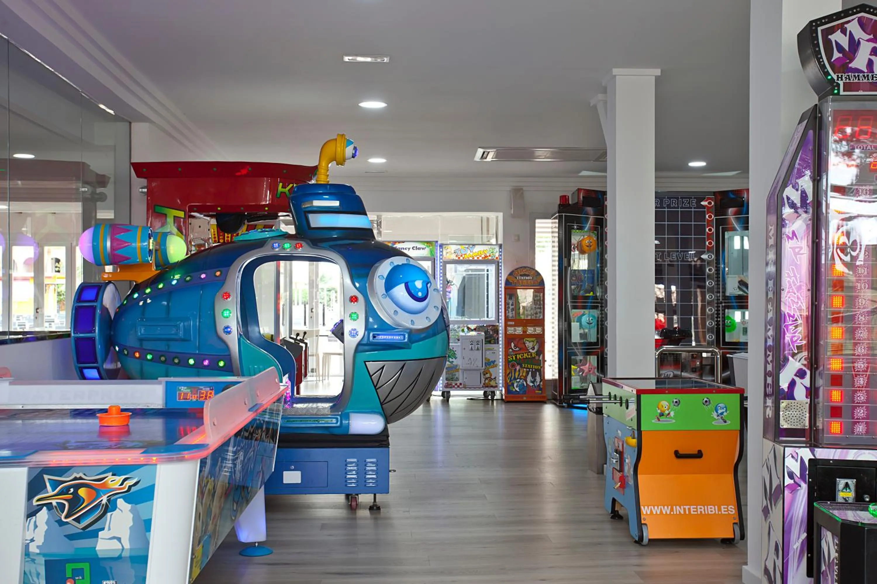 Area and facilities in HYB Eurocalas