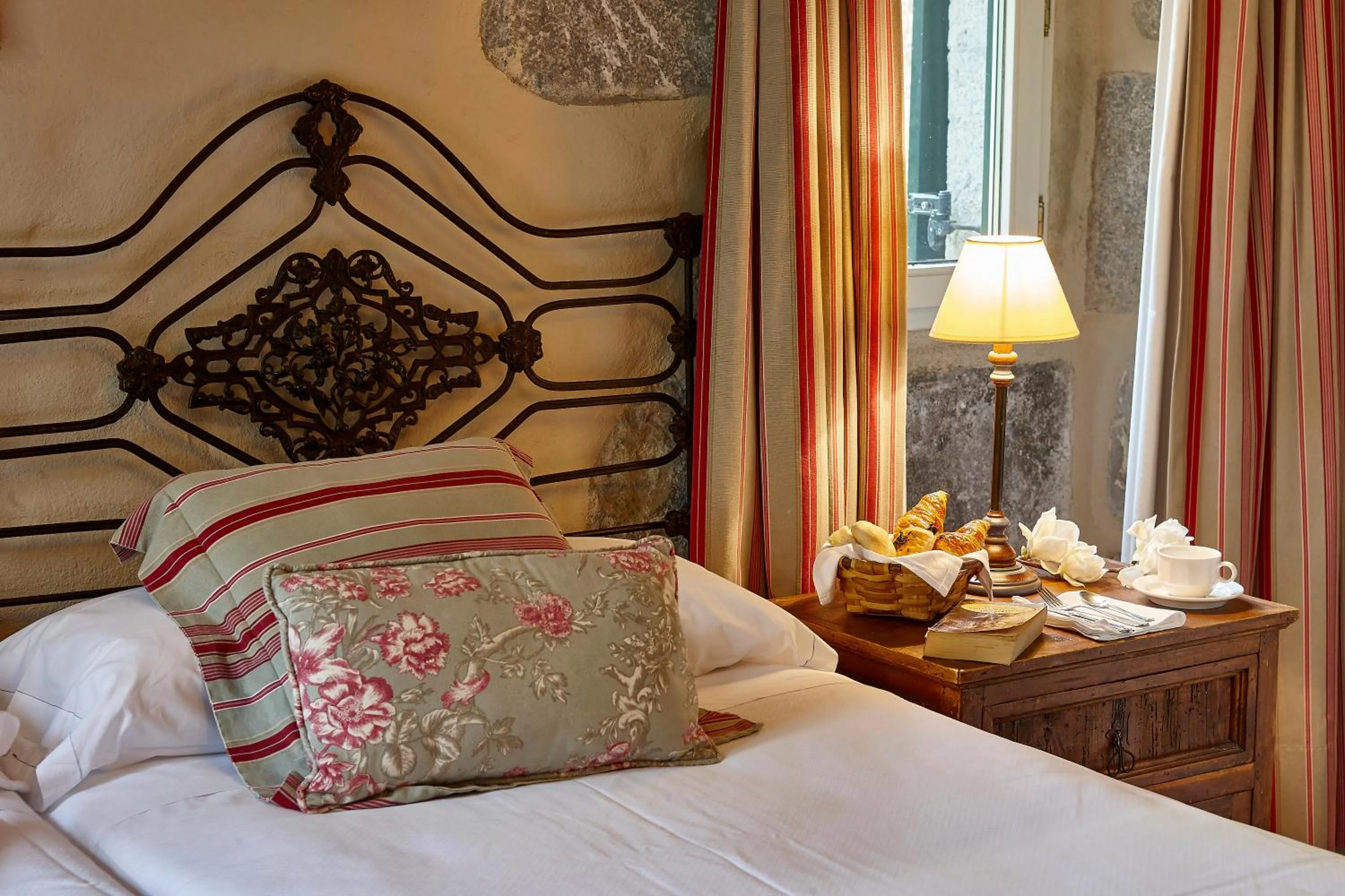 Bed in Hotel Zubieta