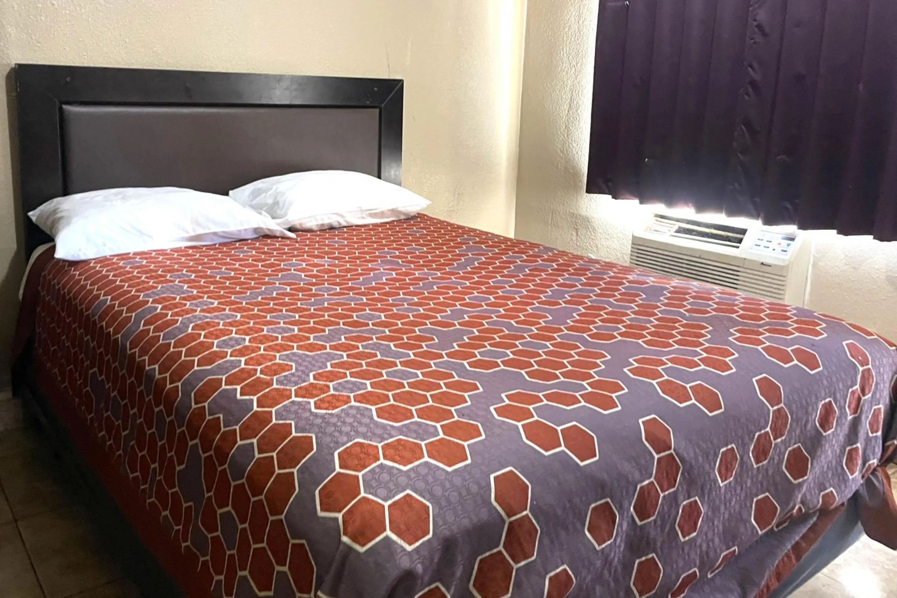 Bedroom, Bed in Sai Park Motel