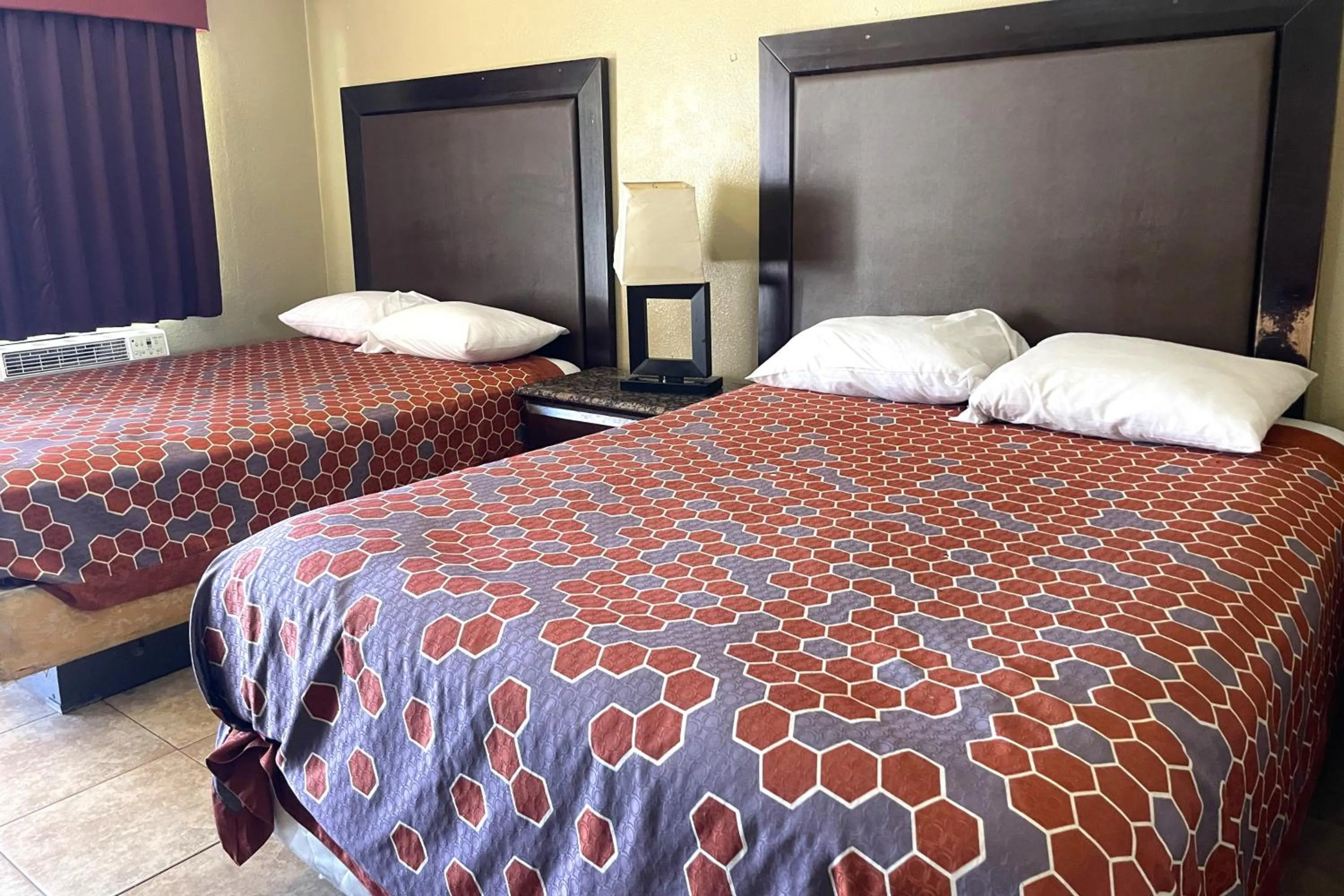 Bedroom, Bed in Sai Park Motel