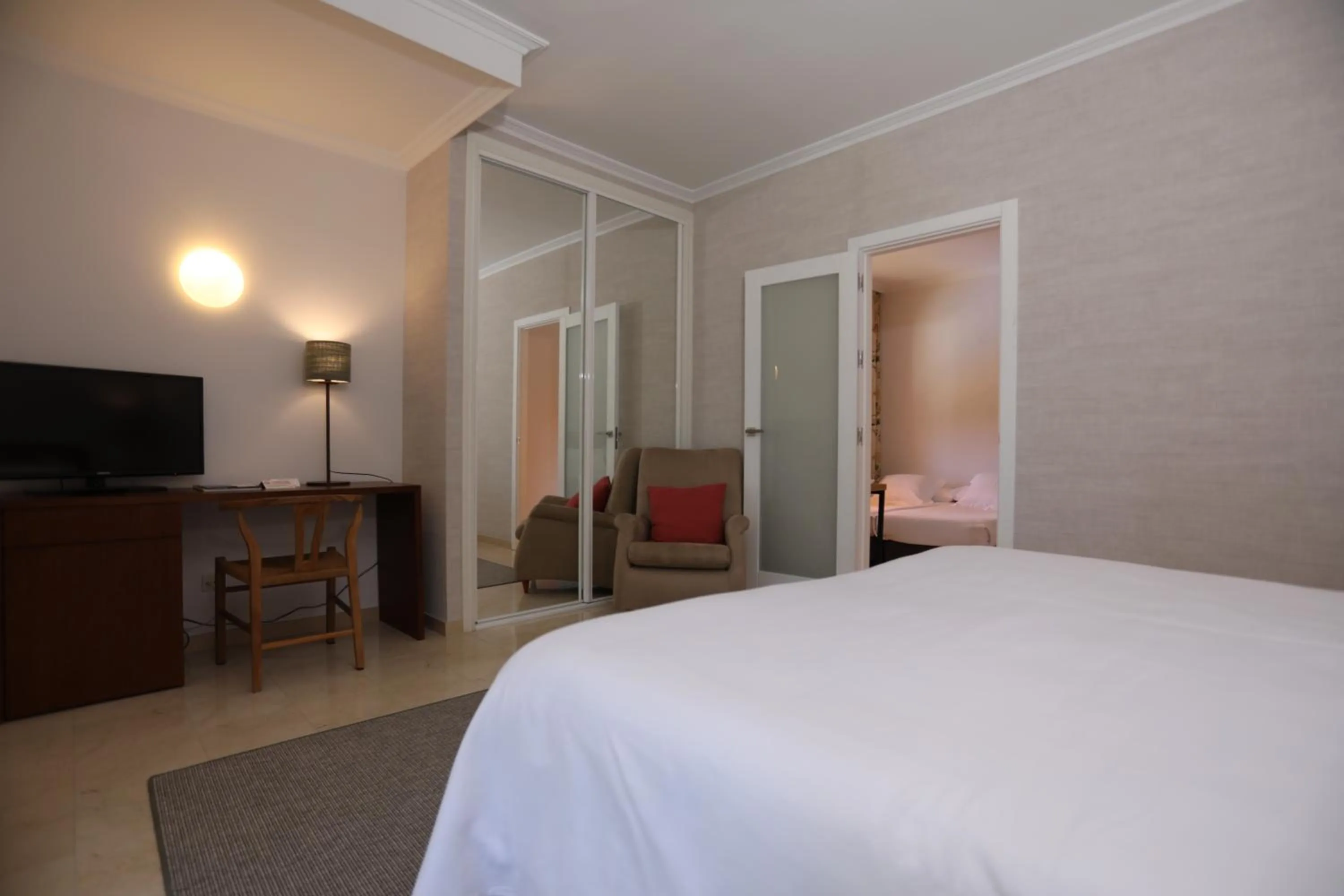 Photo of the whole room, Bed in Hotel Spa Atlántico San Vicente do Mar