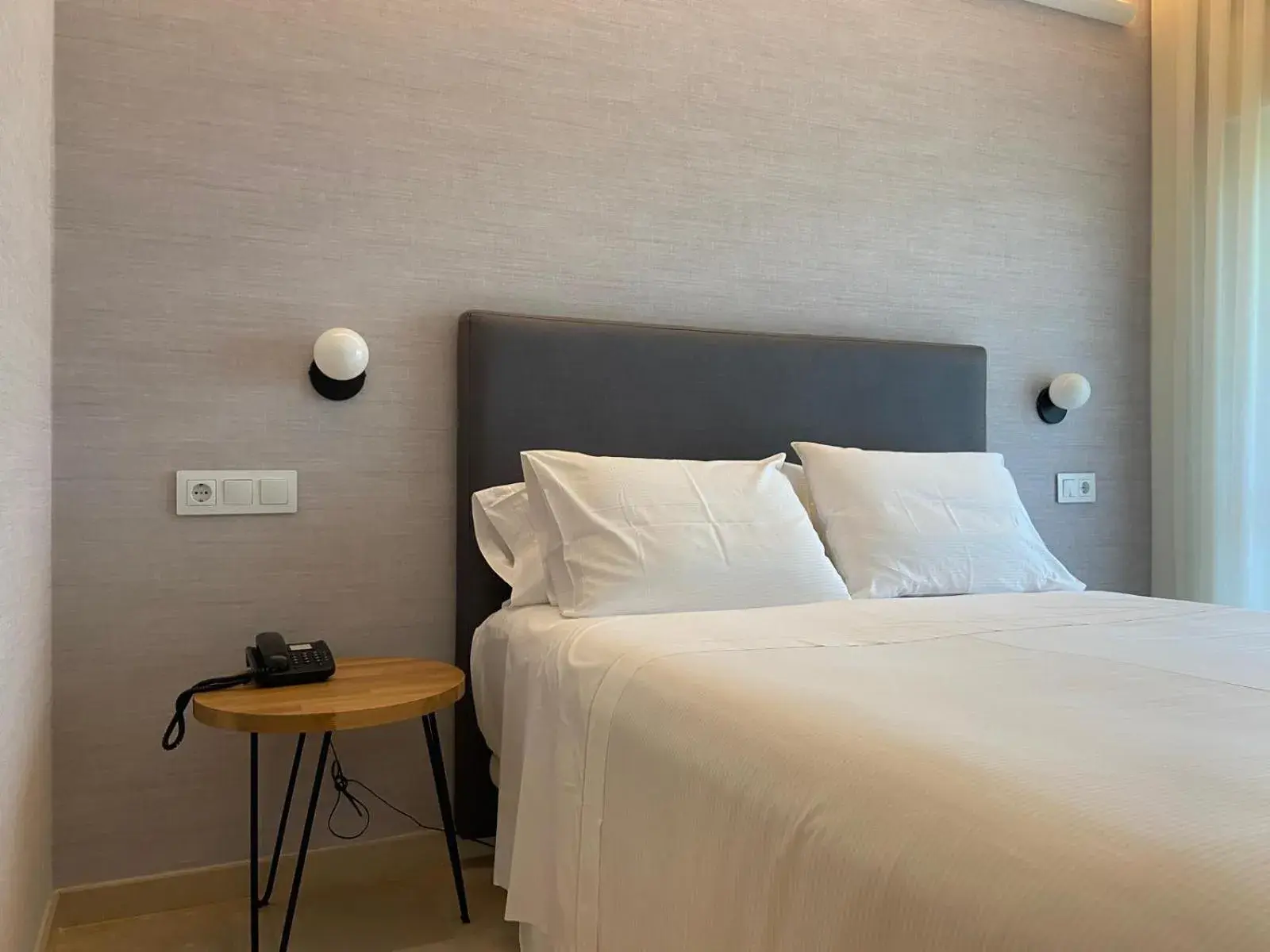 Economy Double or Twin Room in Hotel Spa Atlántico San Vicente do Mar Economy Double or Twin Room in Hotel Spa Atlántico San Vicente do Mar