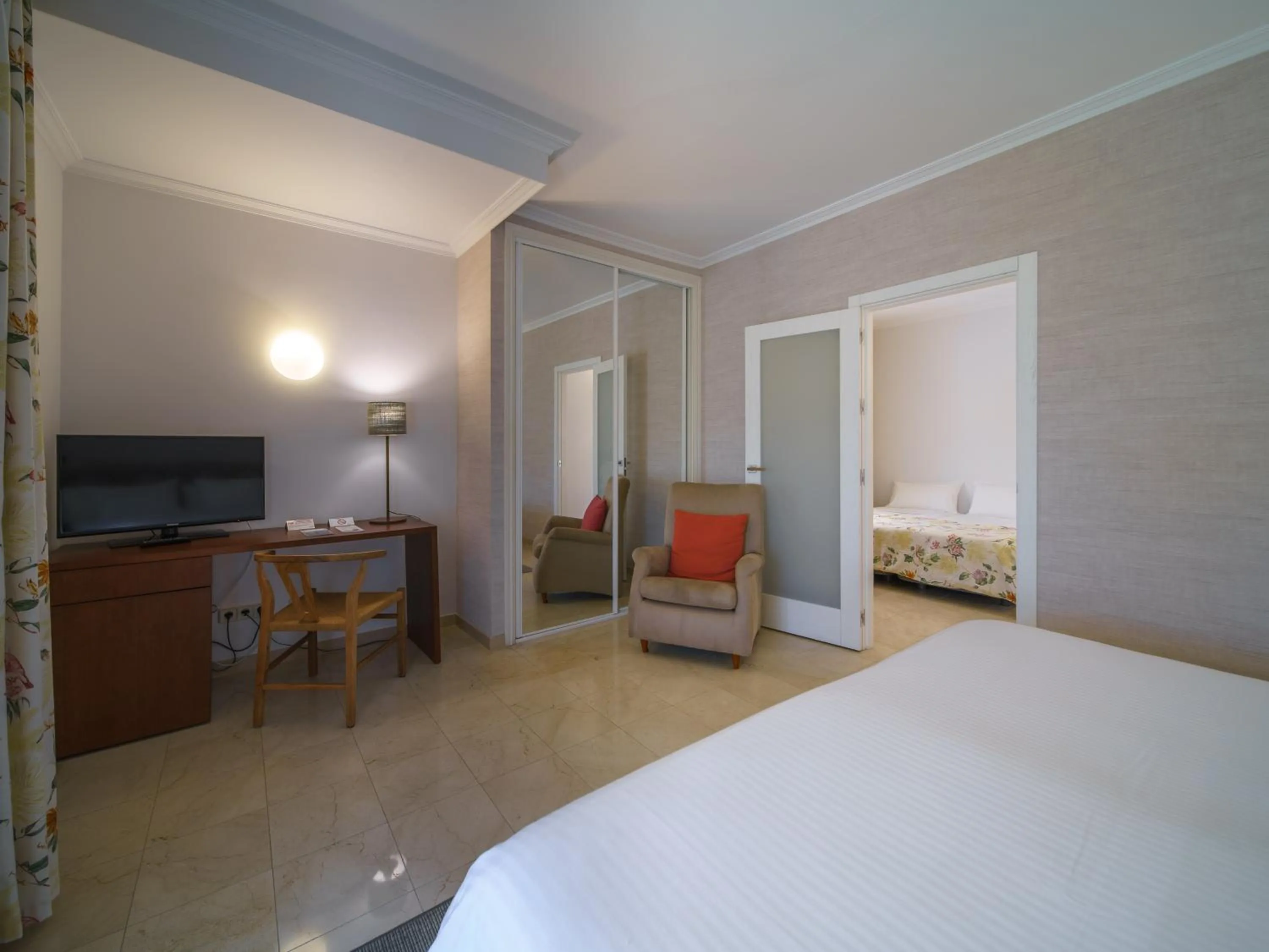 Photo of the whole room, Bed in Hotel Spa Atlántico San Vicente do Mar