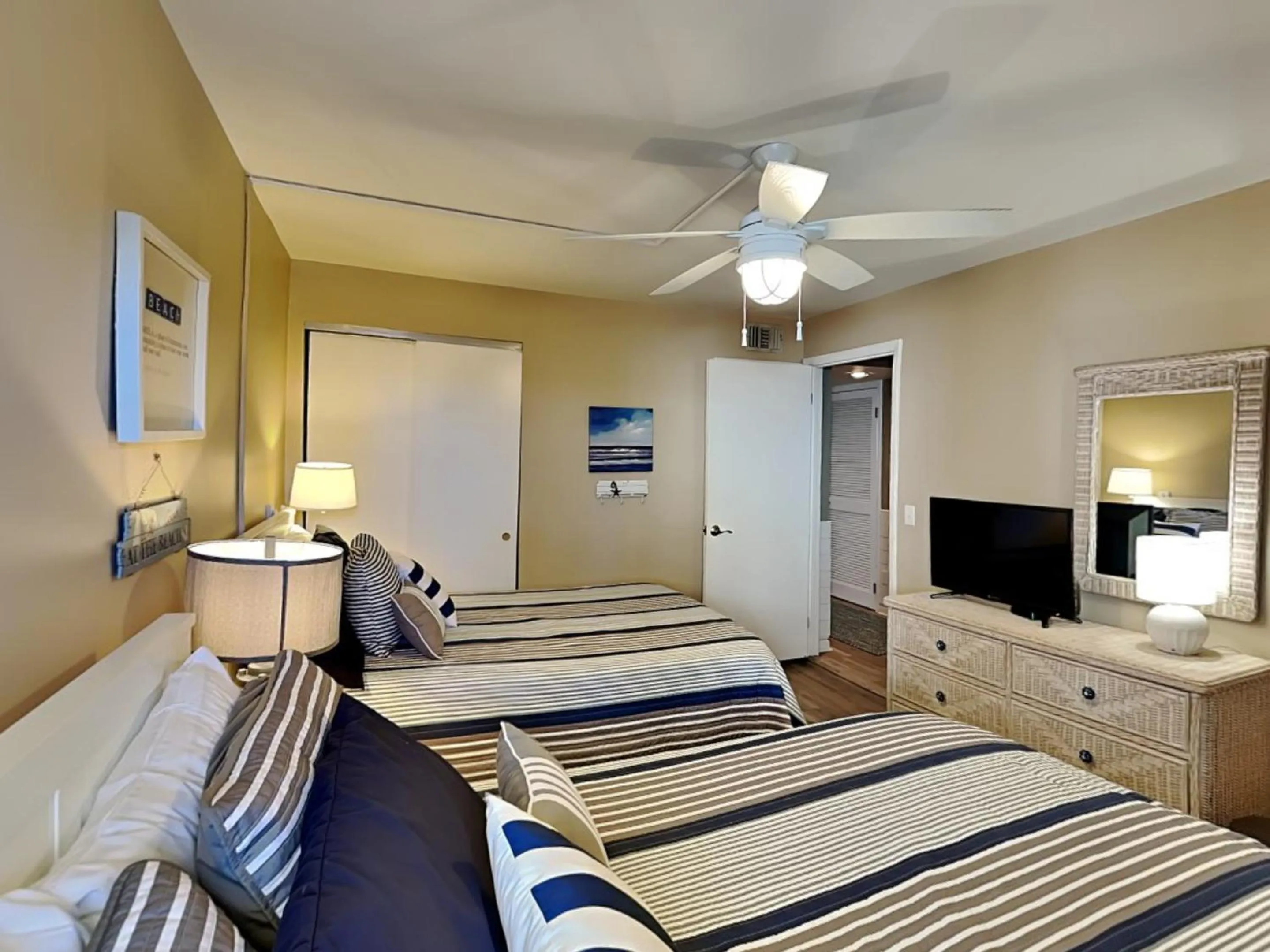 Bed in Colony Reef 3102