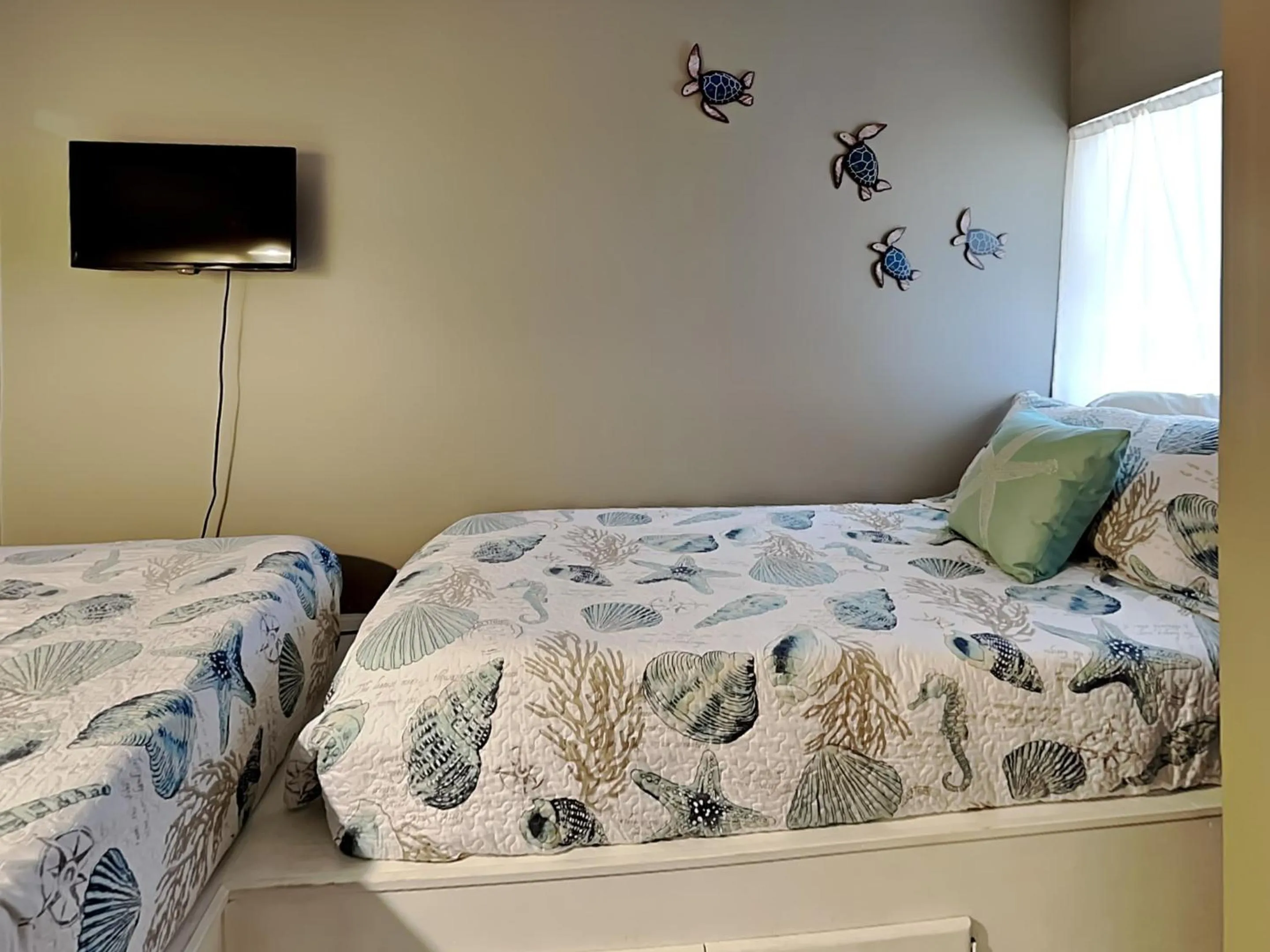 Bed in Colony Reef 3102