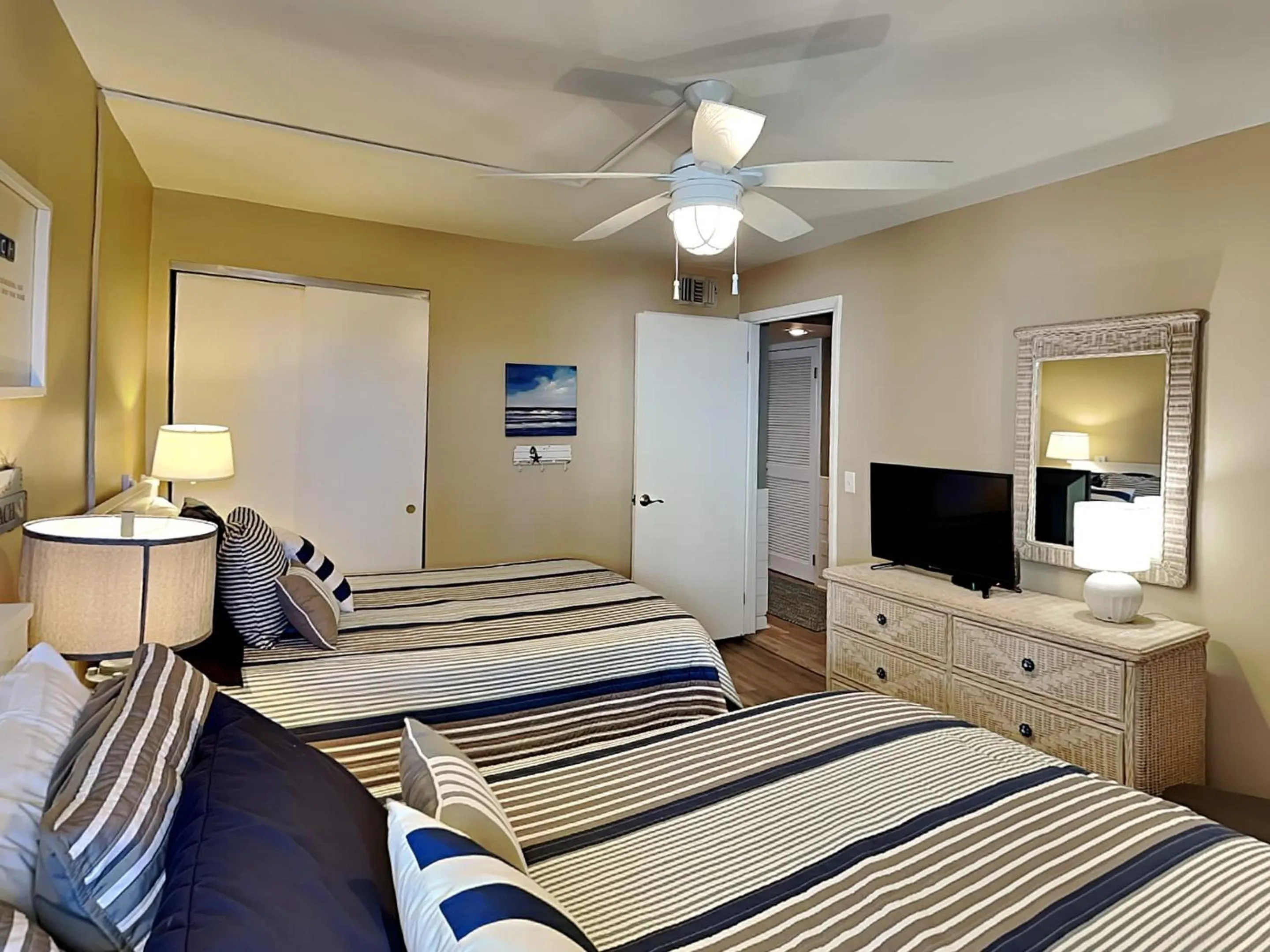 Bed in Colony Reef 3102