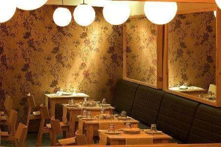 Food and drinks in La Plaza II