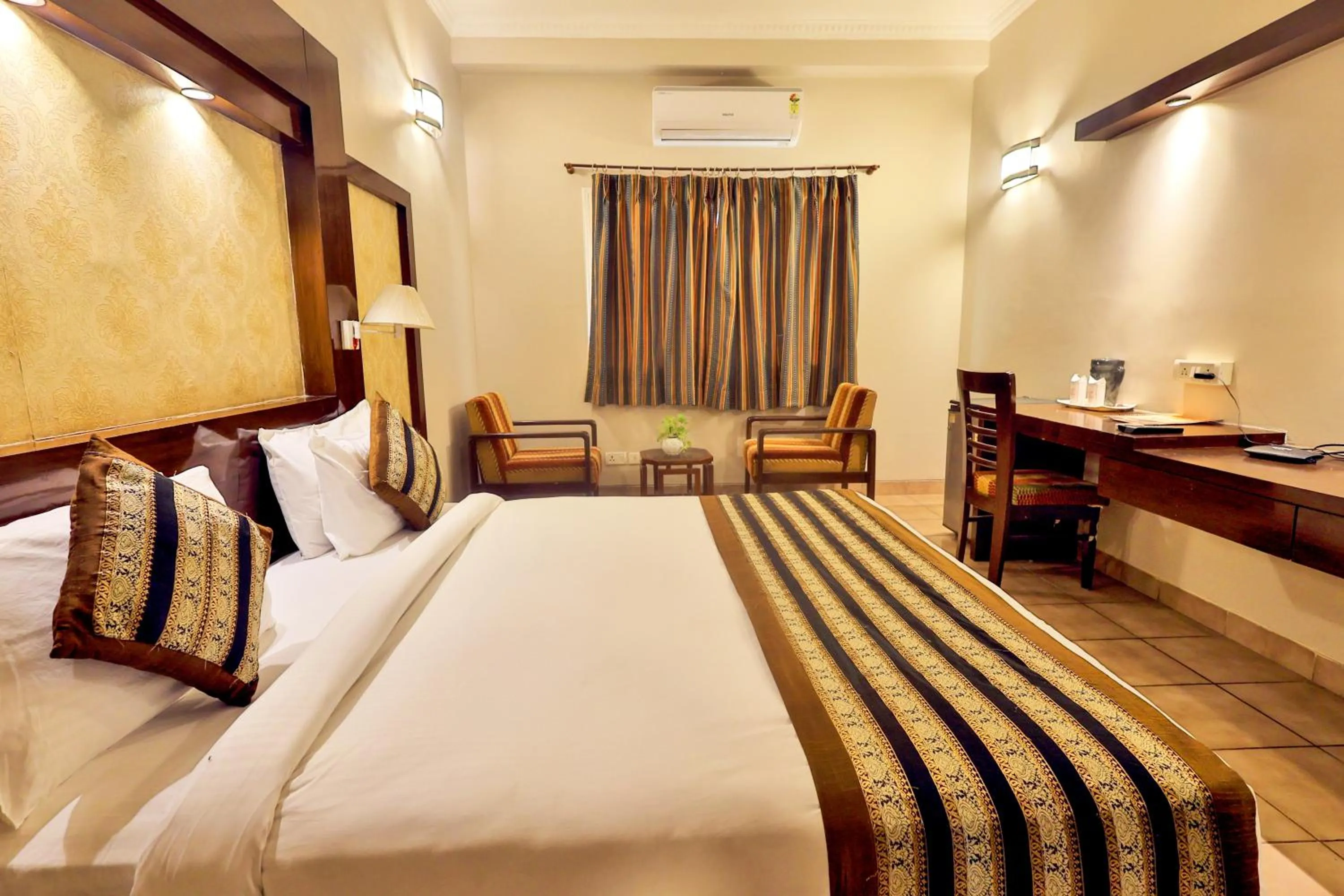 Photo of the whole room, Bed in Hotel Kant Palace