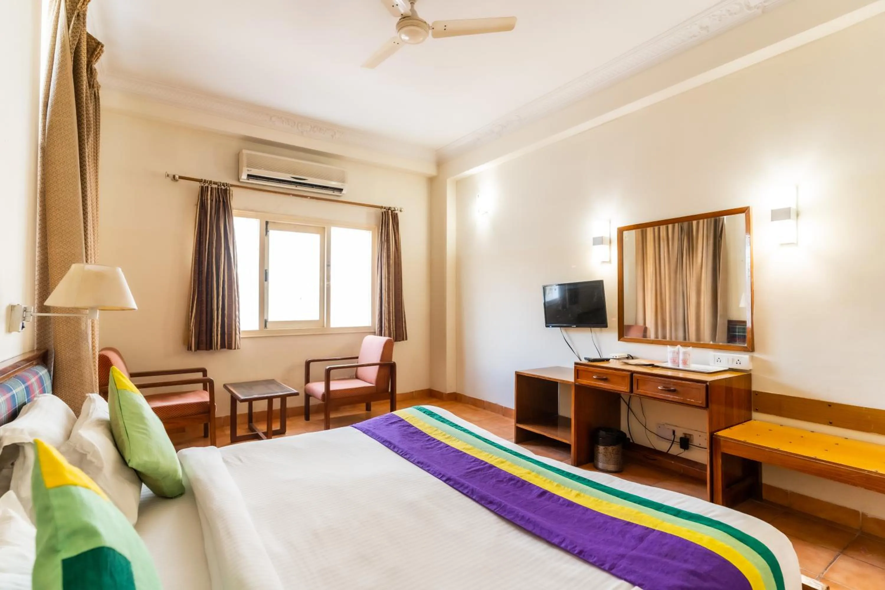 Bed in Hotel Kant Palace