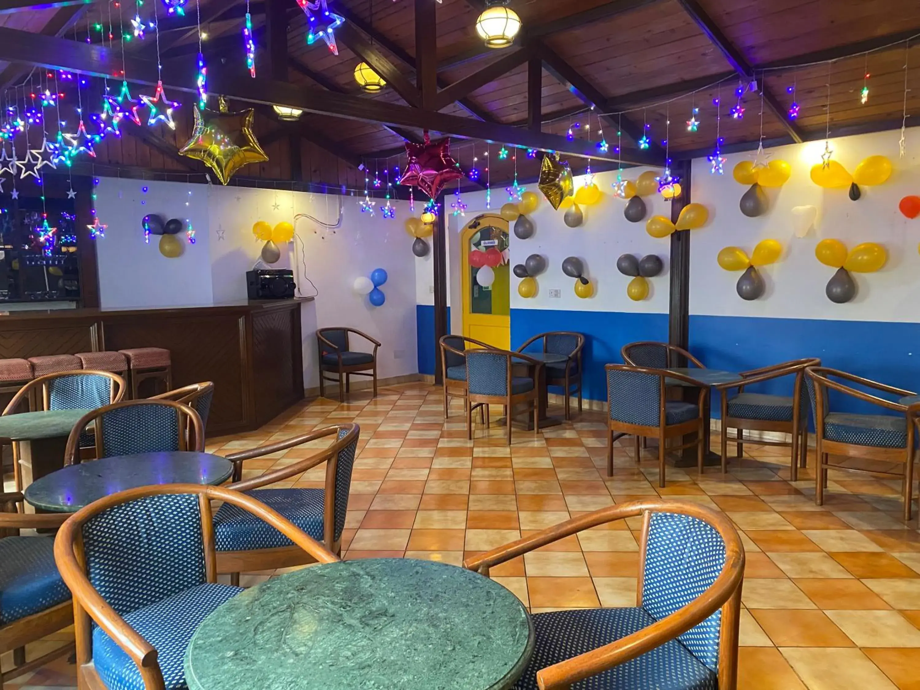 Restaurant/places to eat in Hotel Kant Palace Restaurant/places to eat in Hotel Kant Palace