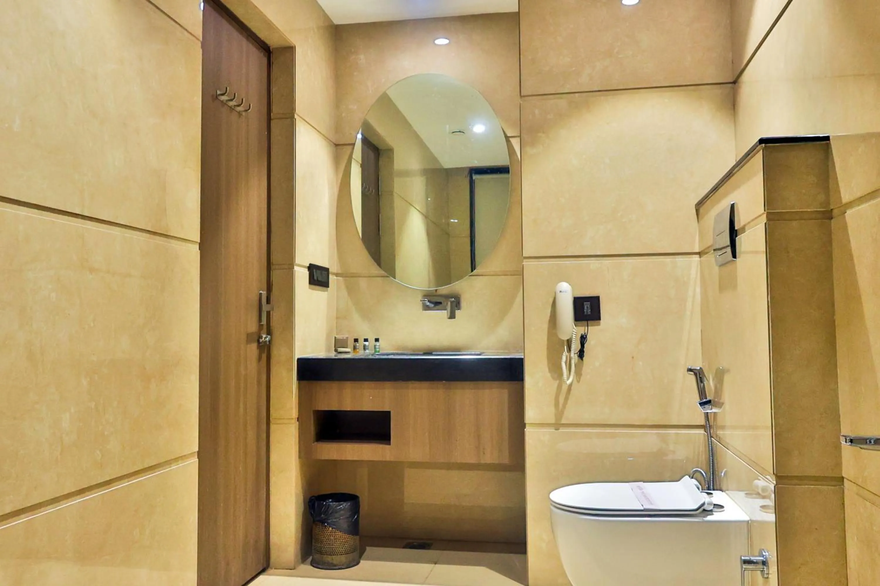 Shower in Hotel Kant Palace