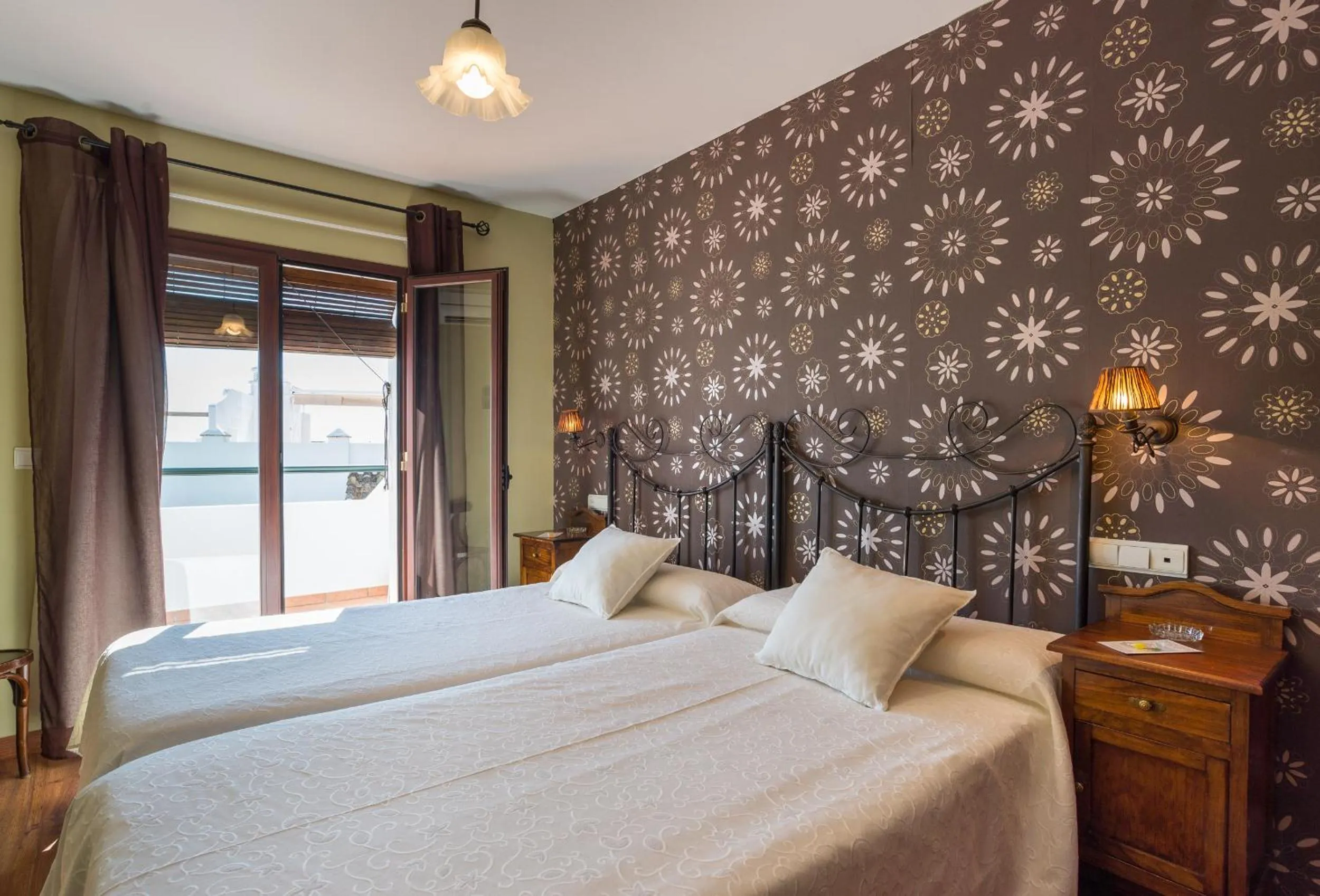 Photo of the whole room, Bed in Hostal El Escudo de Mijas