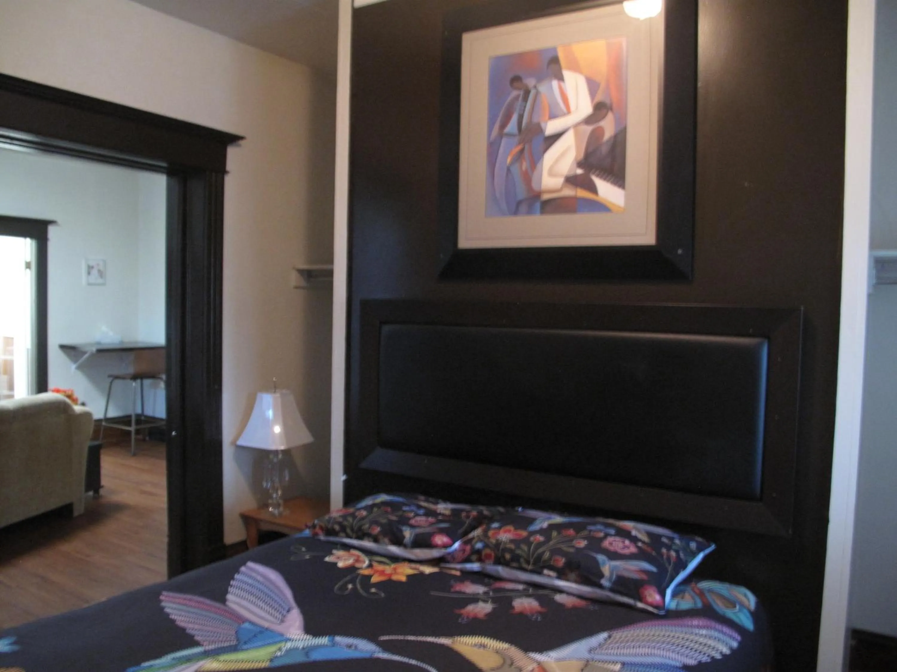 Bedroom, Bed in Wolseley the heart of the city !