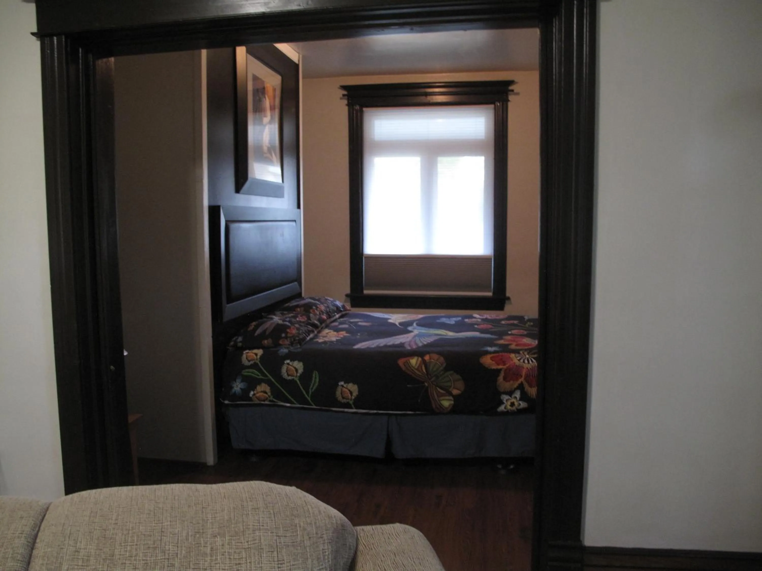 Bedroom, Bed in Wolseley the heart of the city !