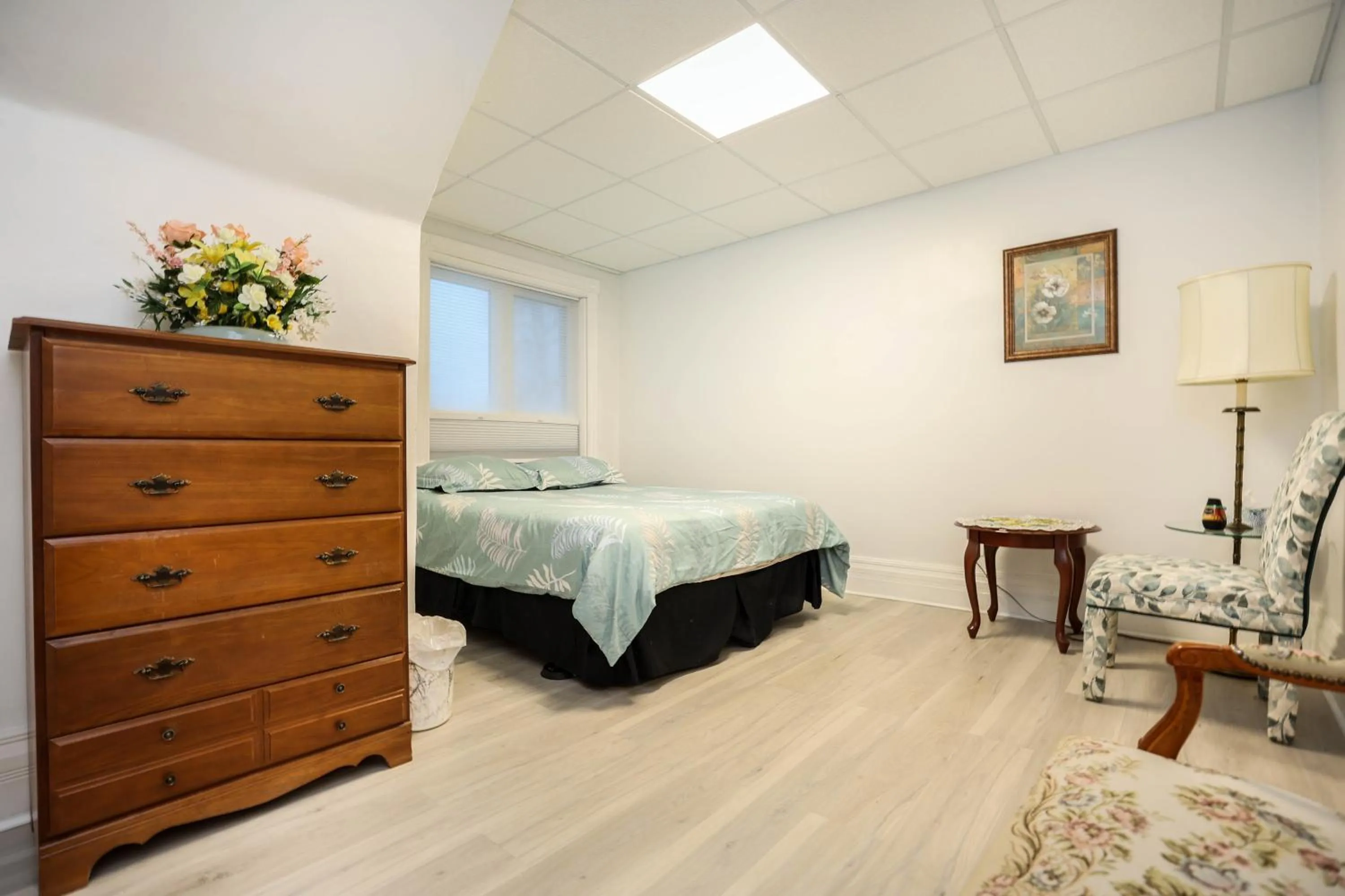 Bedroom, Bed in Wolseley the heart of the city !