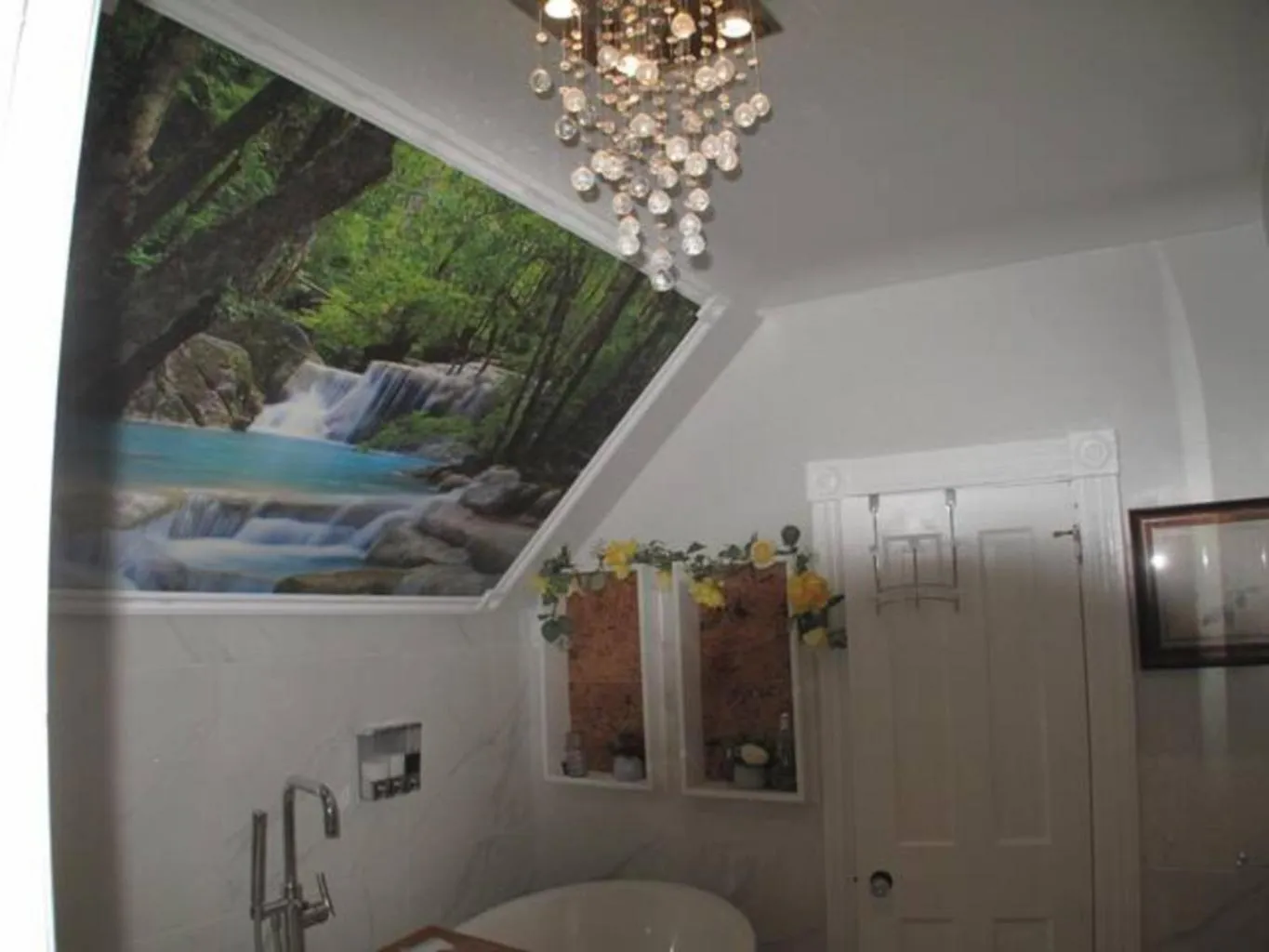 Bathroom in Wolseley the heart of the city !