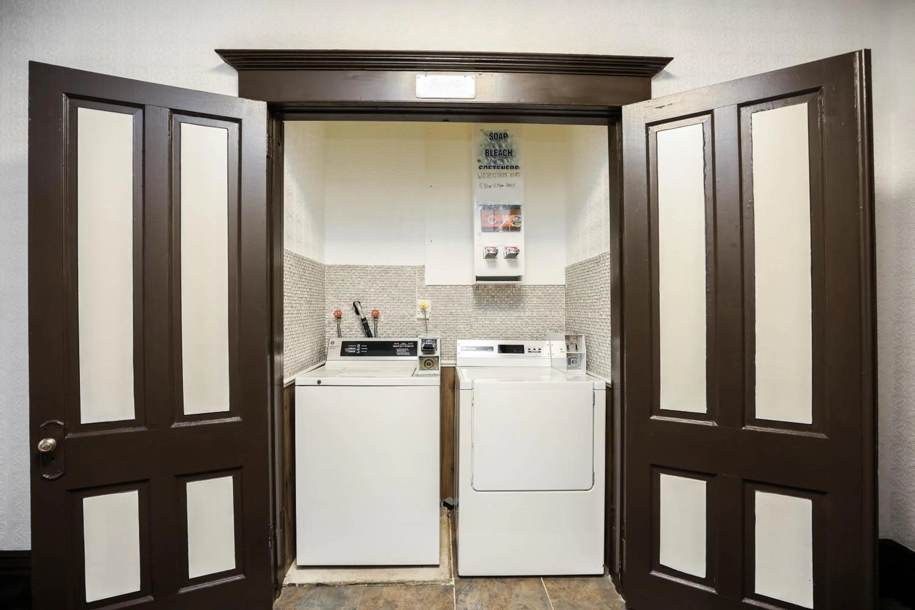 washing machine in Wolseley the heart of the city !