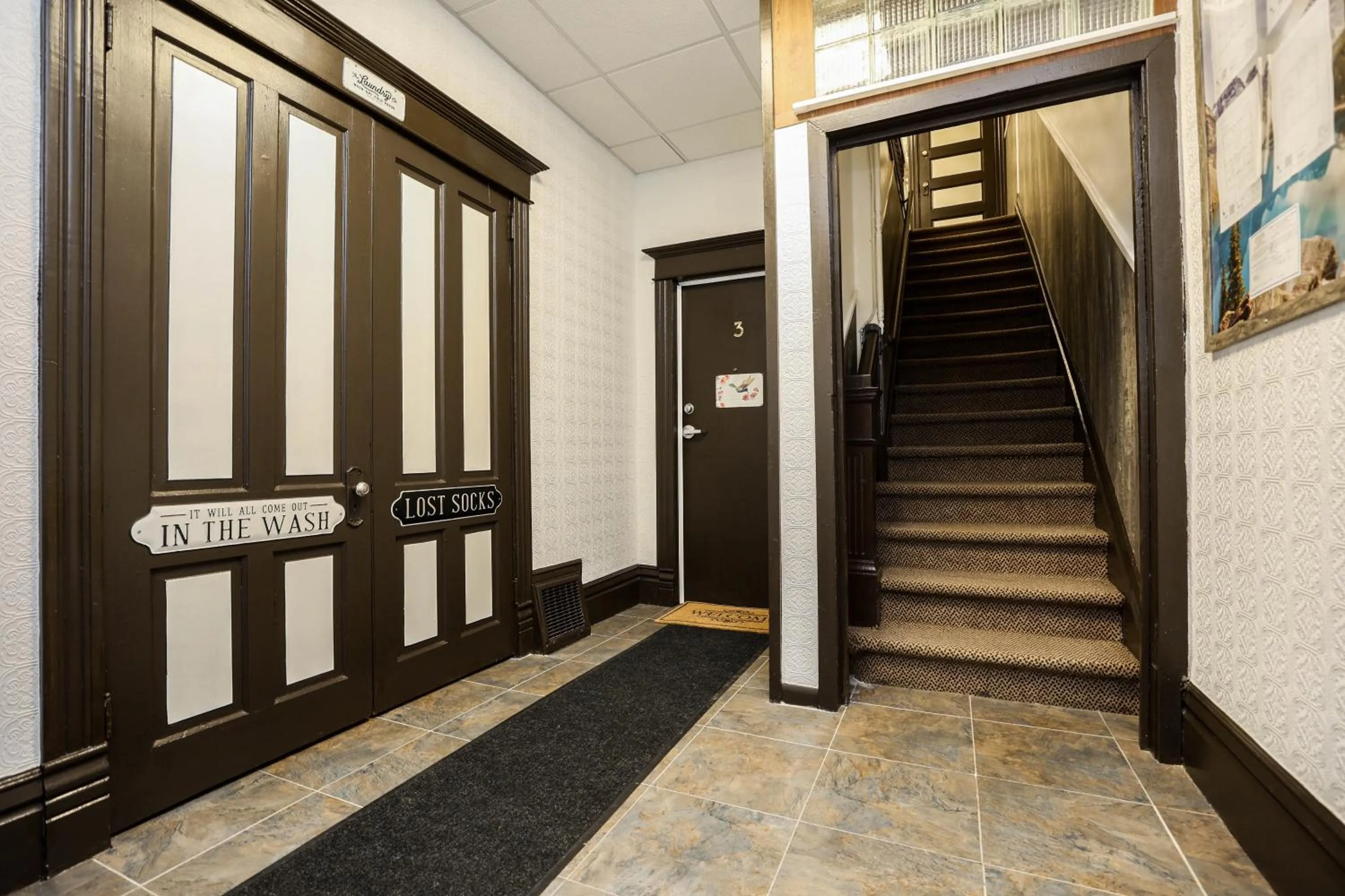 Facade/entrance in Wolseley the heart of the city !