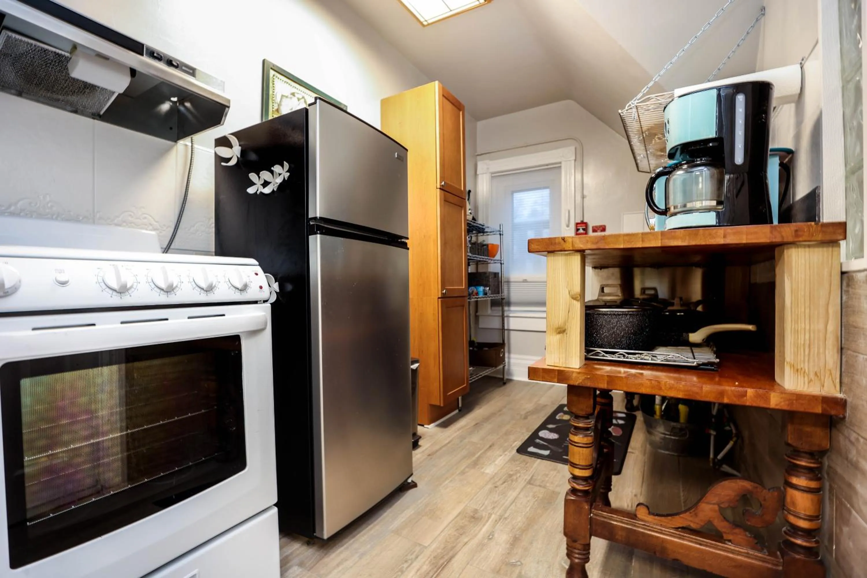 Kitchen or kitchenette in Wolseley the heart of the city !