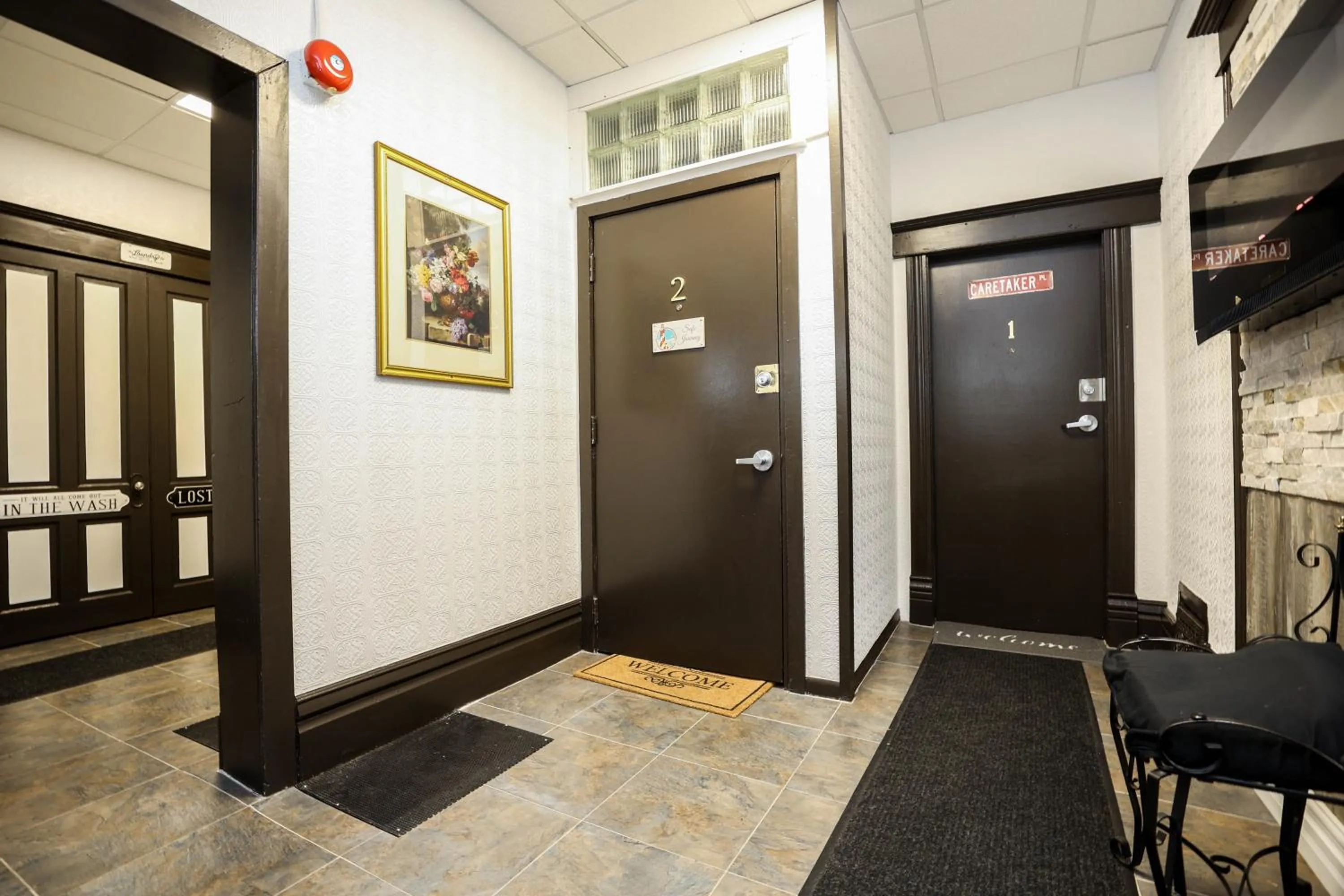 Facade/entrance in Wolseley the heart of the city !