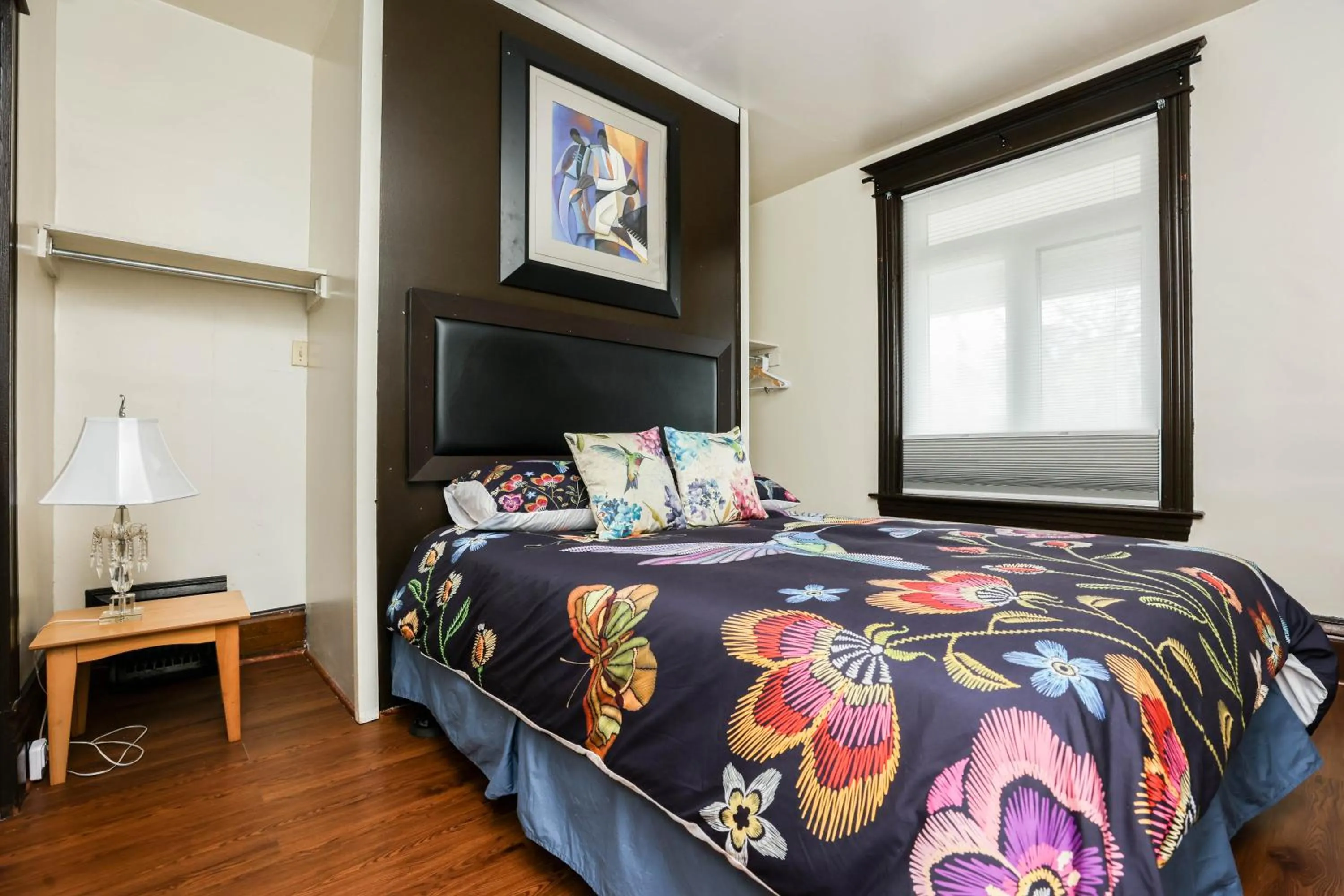 Bed in Wolseley the heart of the city !