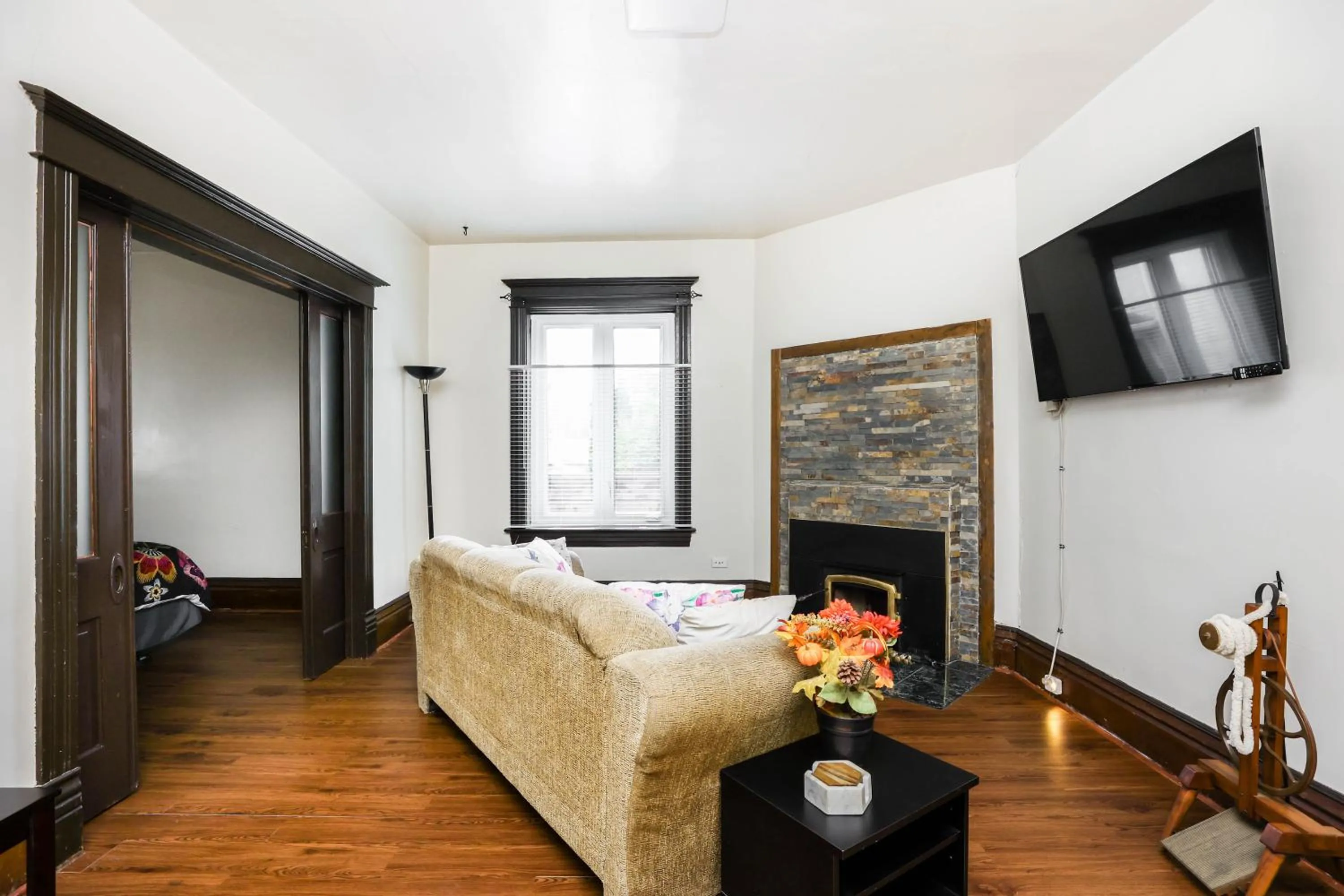 Evening entertainment, Bed in Wolseley the heart of the city !