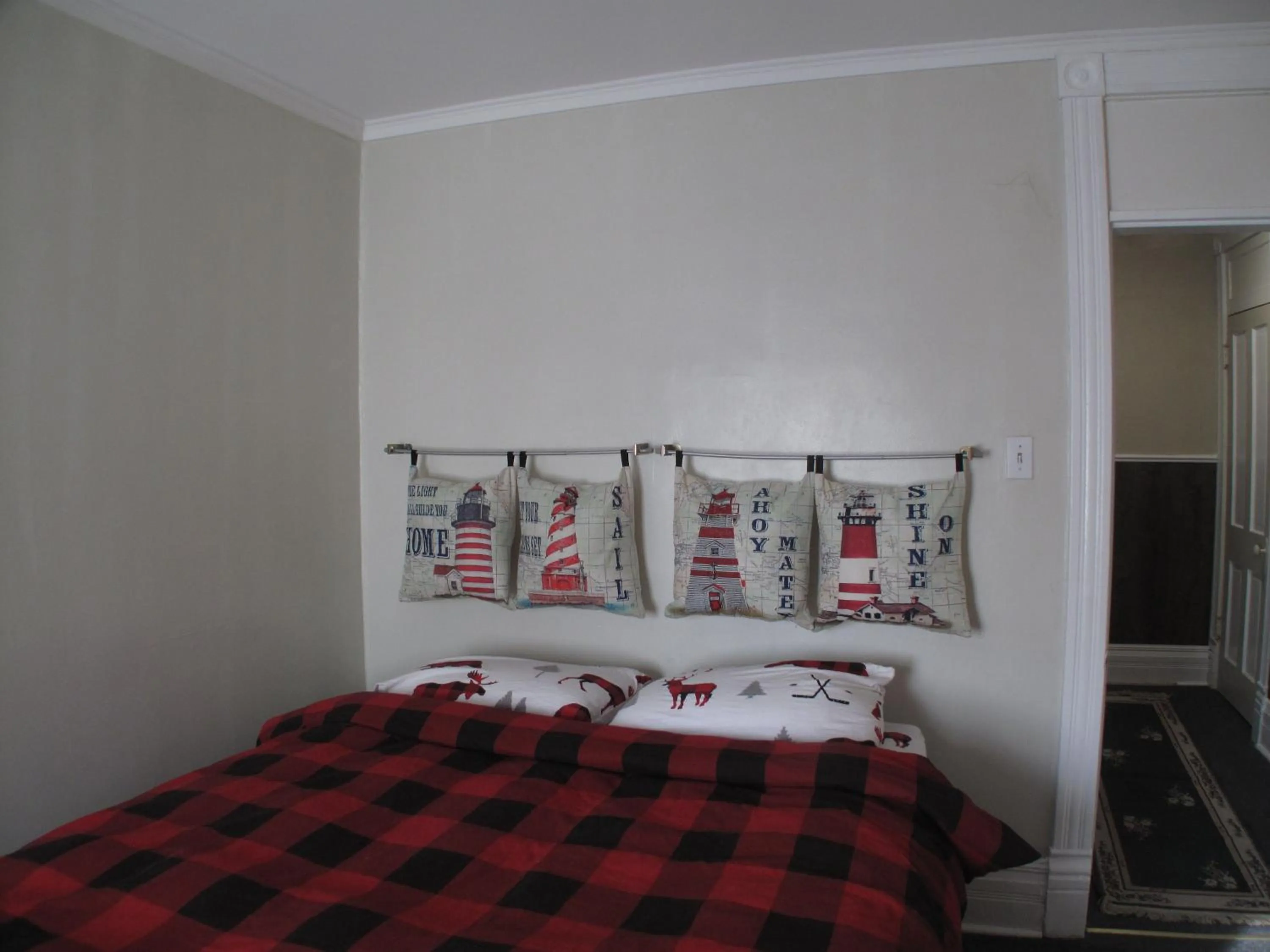 Bedroom, Bed in Wolseley the heart of the city !