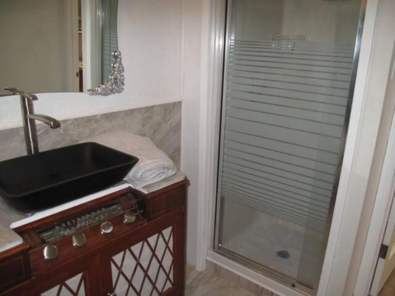 Shower in Wolseley the heart of the city !