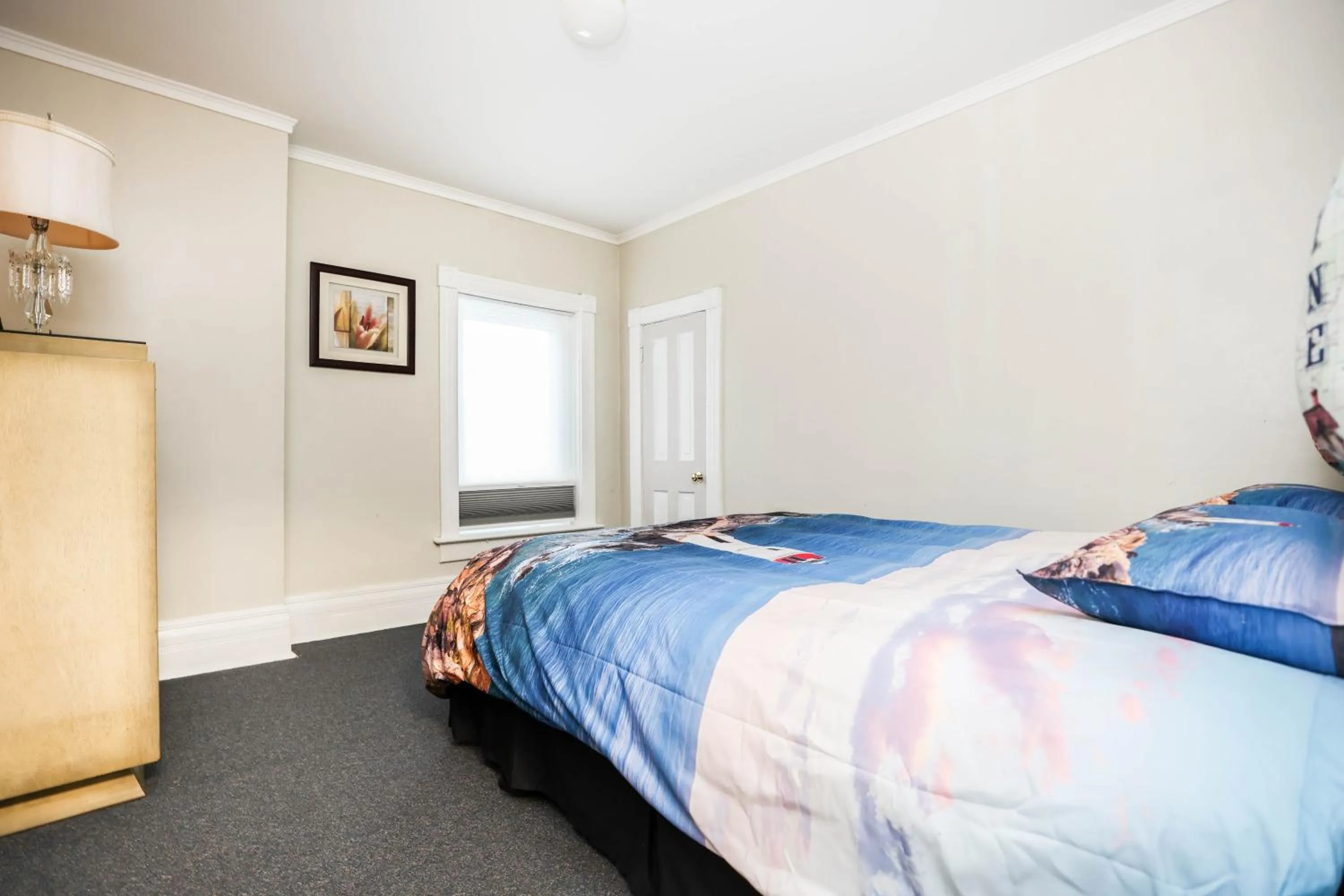 Bedroom, Bed in Wolseley the heart of the city !