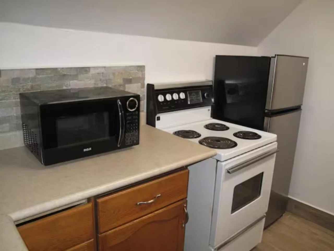 Kitchen or kitchenette in Wolseley the heart of the city !