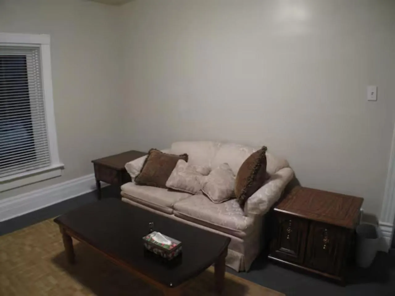 Seating area in Wolseley the heart of the city !