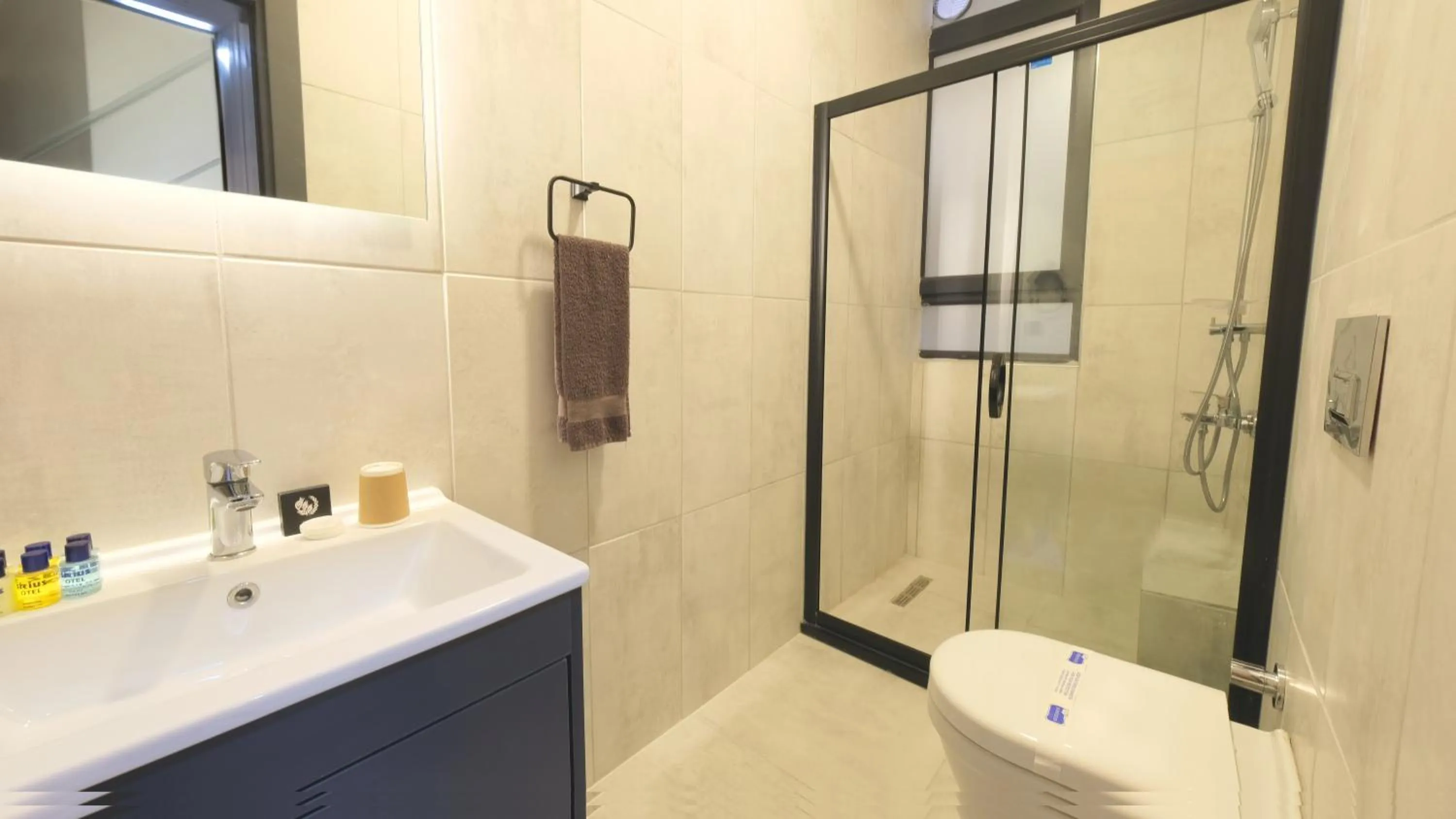 Shower in Sirius Hotel Deluxe