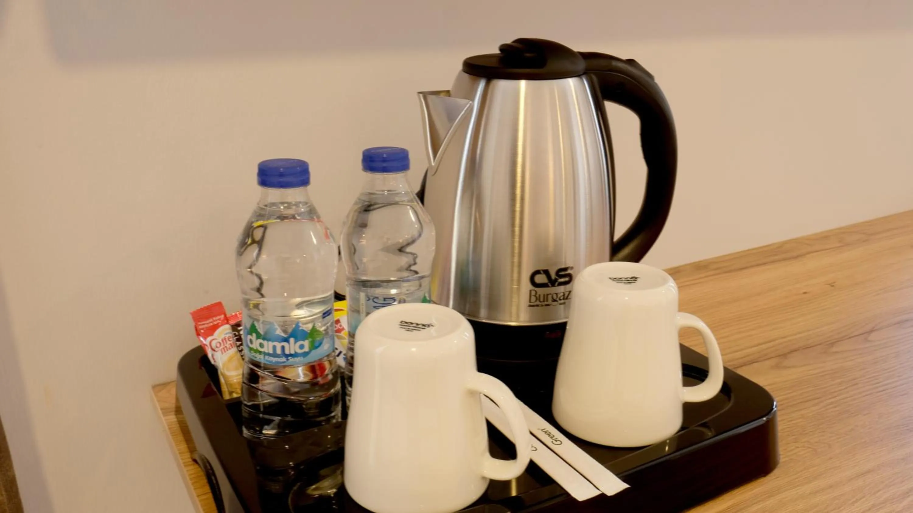 Coffee/tea facilities in Sirius Hotel Deluxe