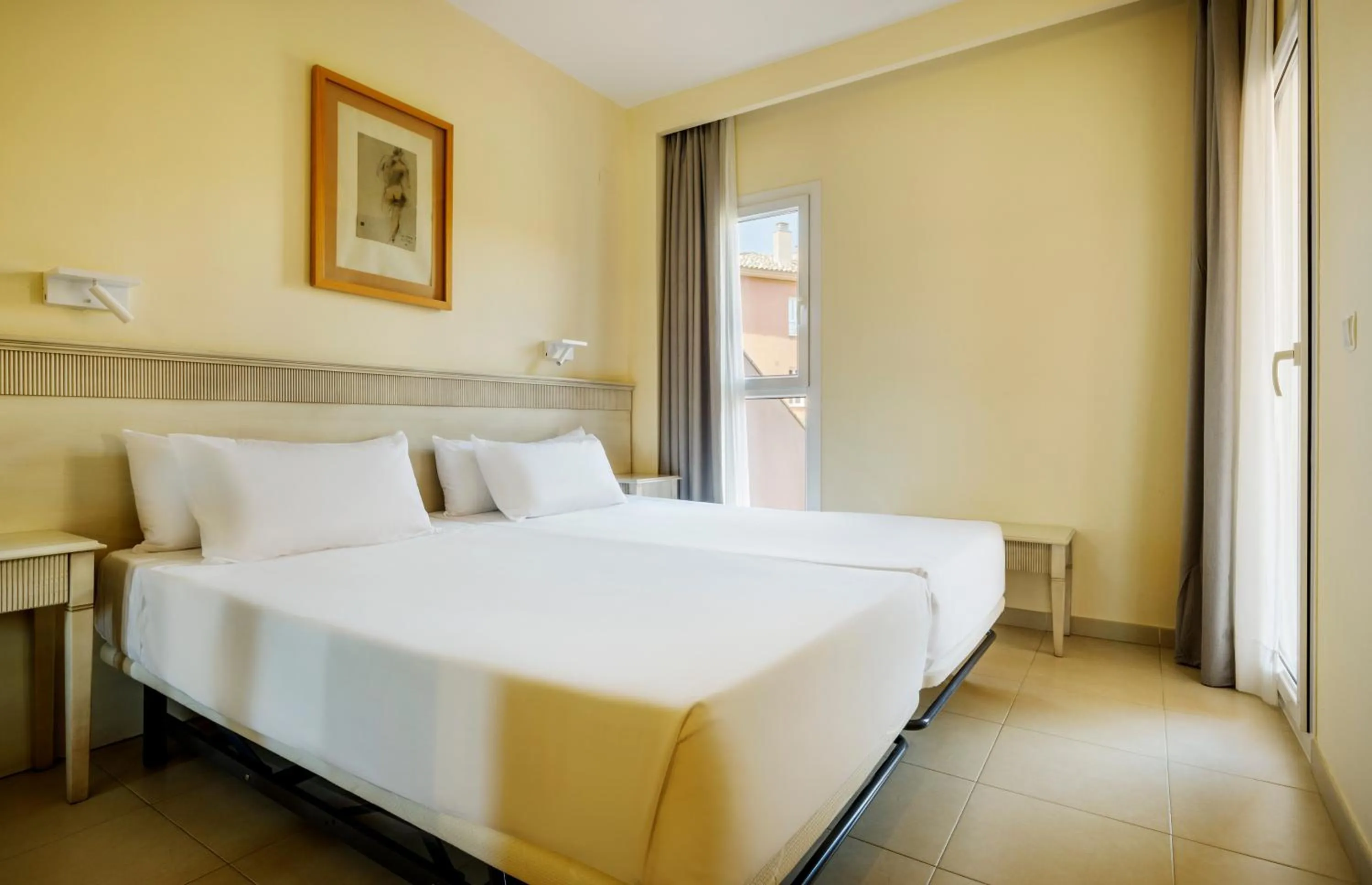 Bedroom, Bed in Ilunion Sancti Petri